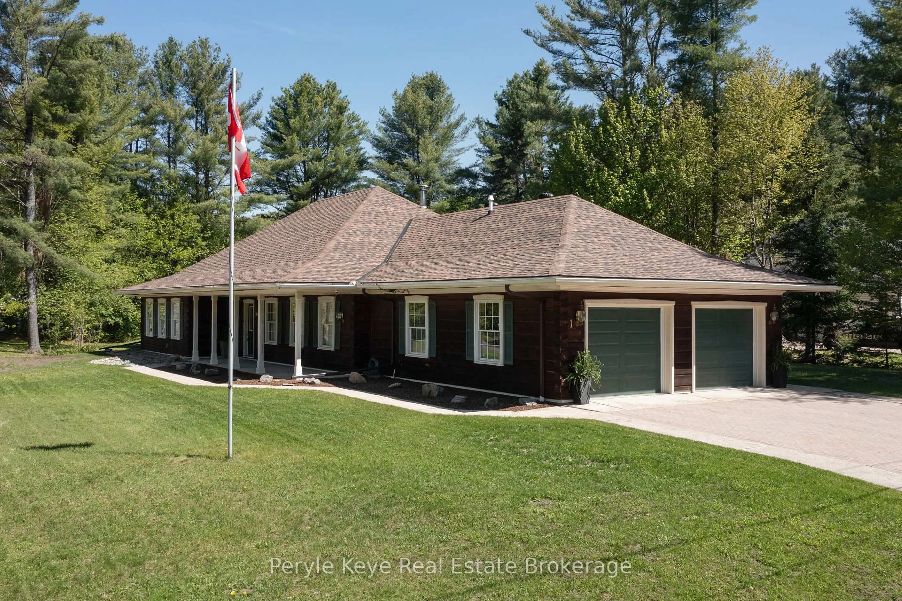 Home with vinyl exterior material, unknown for 1 Kevin Cres, Bracebridge Ontario P1L 1A7