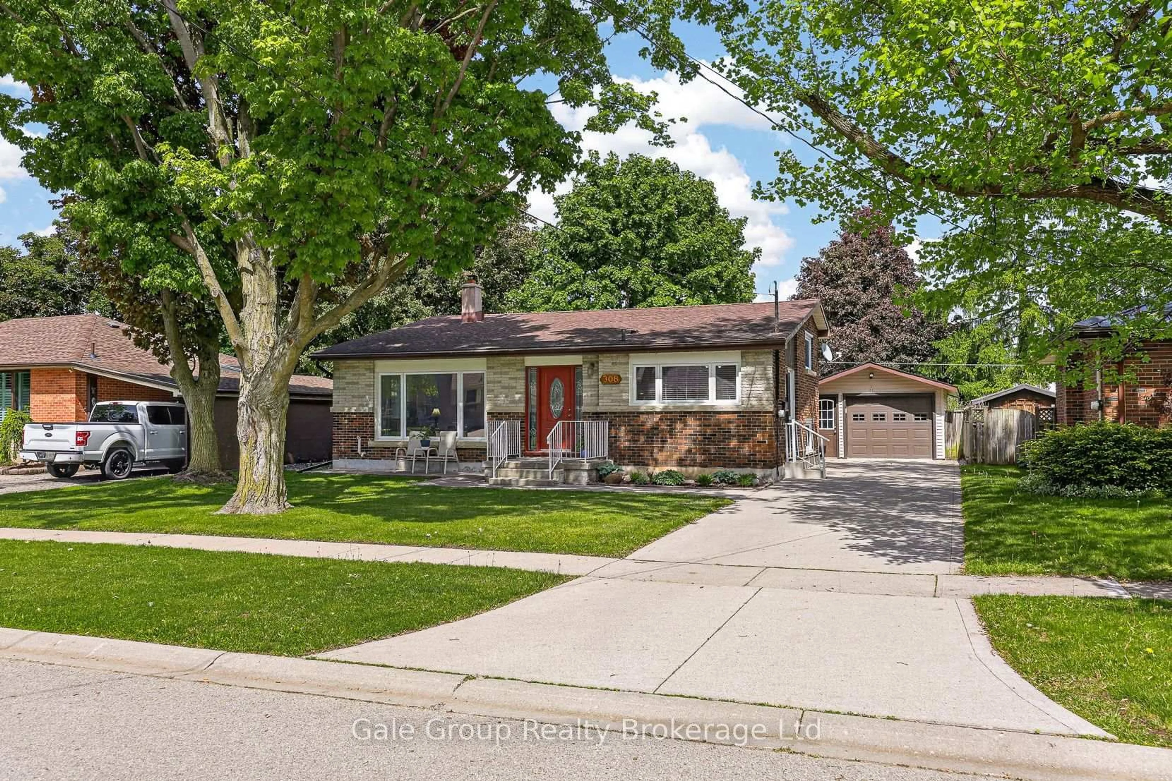 Home with brick exterior material, street for 308 Willowgrove Cres, Woodstock Ontario N4S 7N4