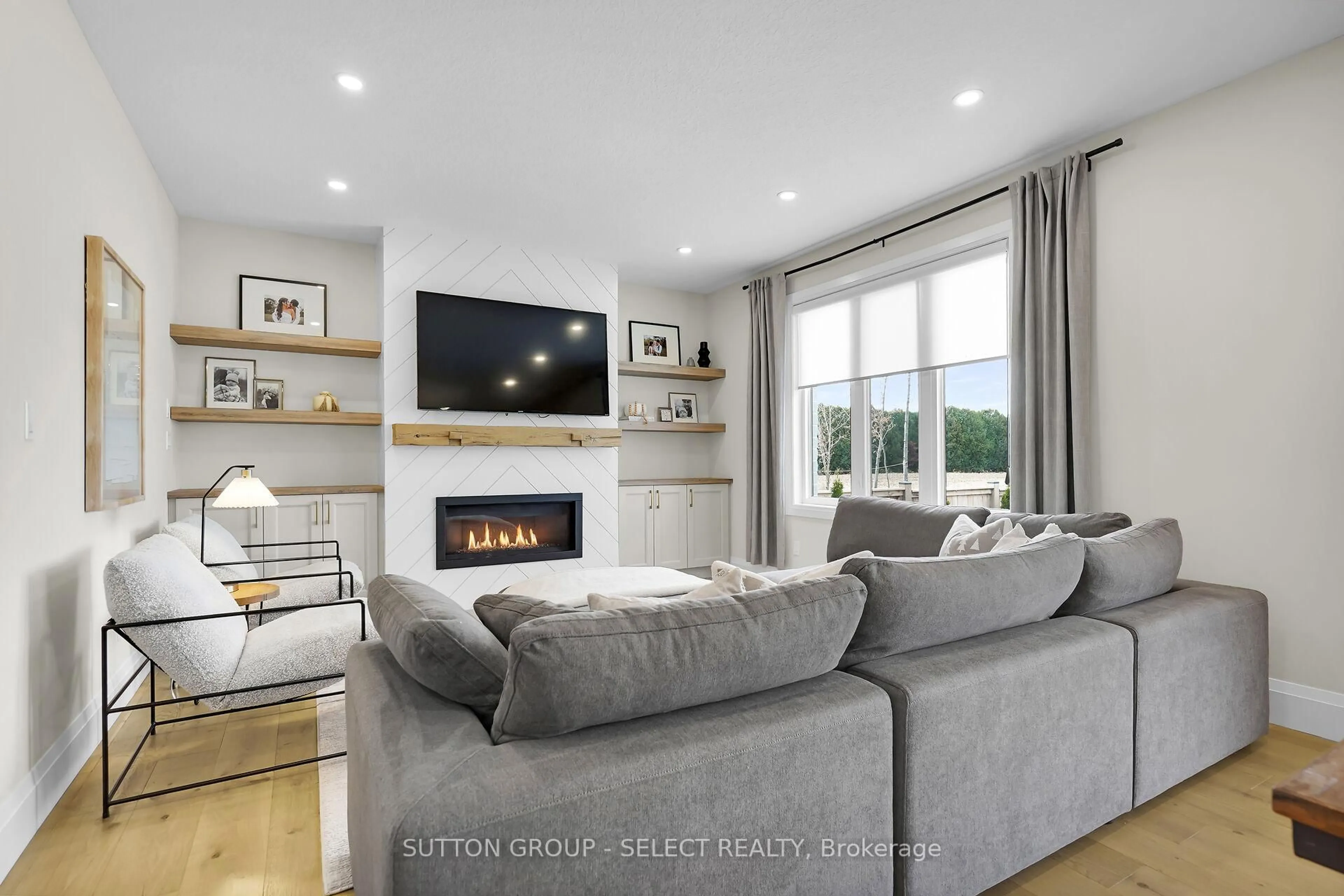 Living room with furniture, unknown for LOT 13 HARDY Dr, Strathroy-Caradoc Ontario N7G 0G2