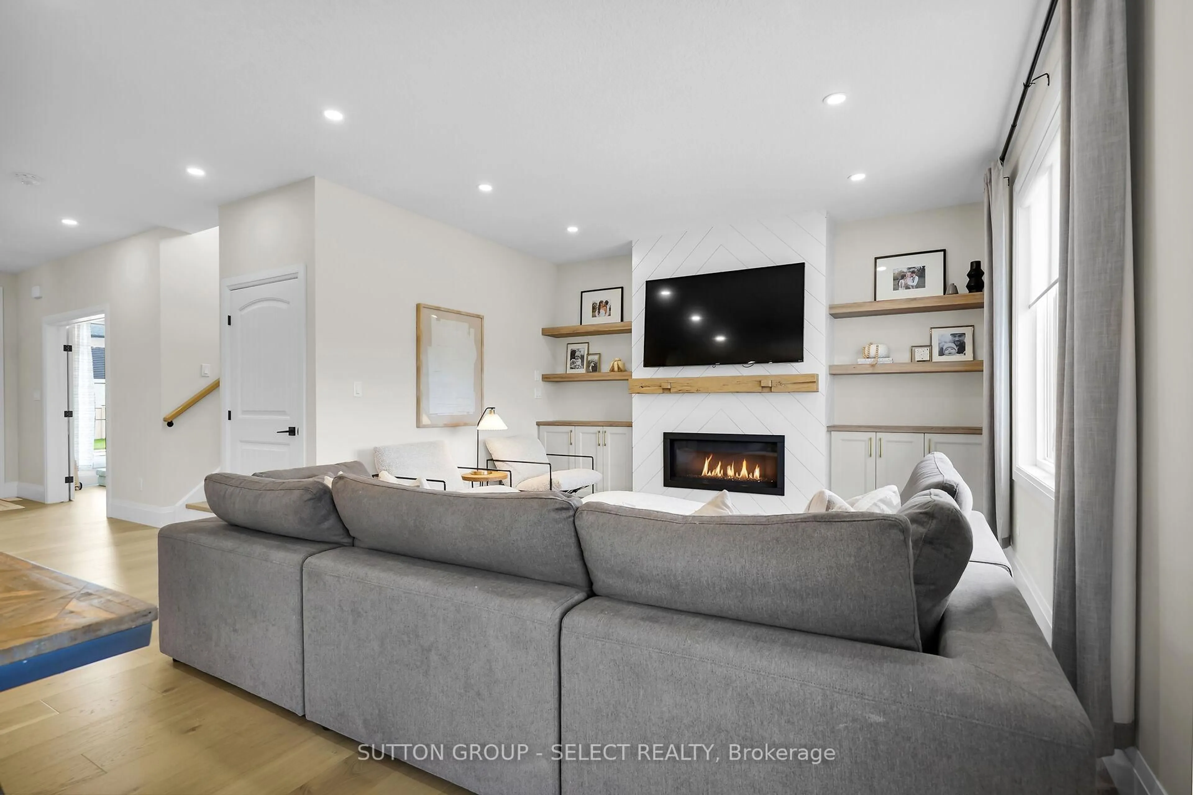 Living room with furniture, unknown for LOT 13 HARDY Dr, Strathroy-Caradoc Ontario N7G 0G2