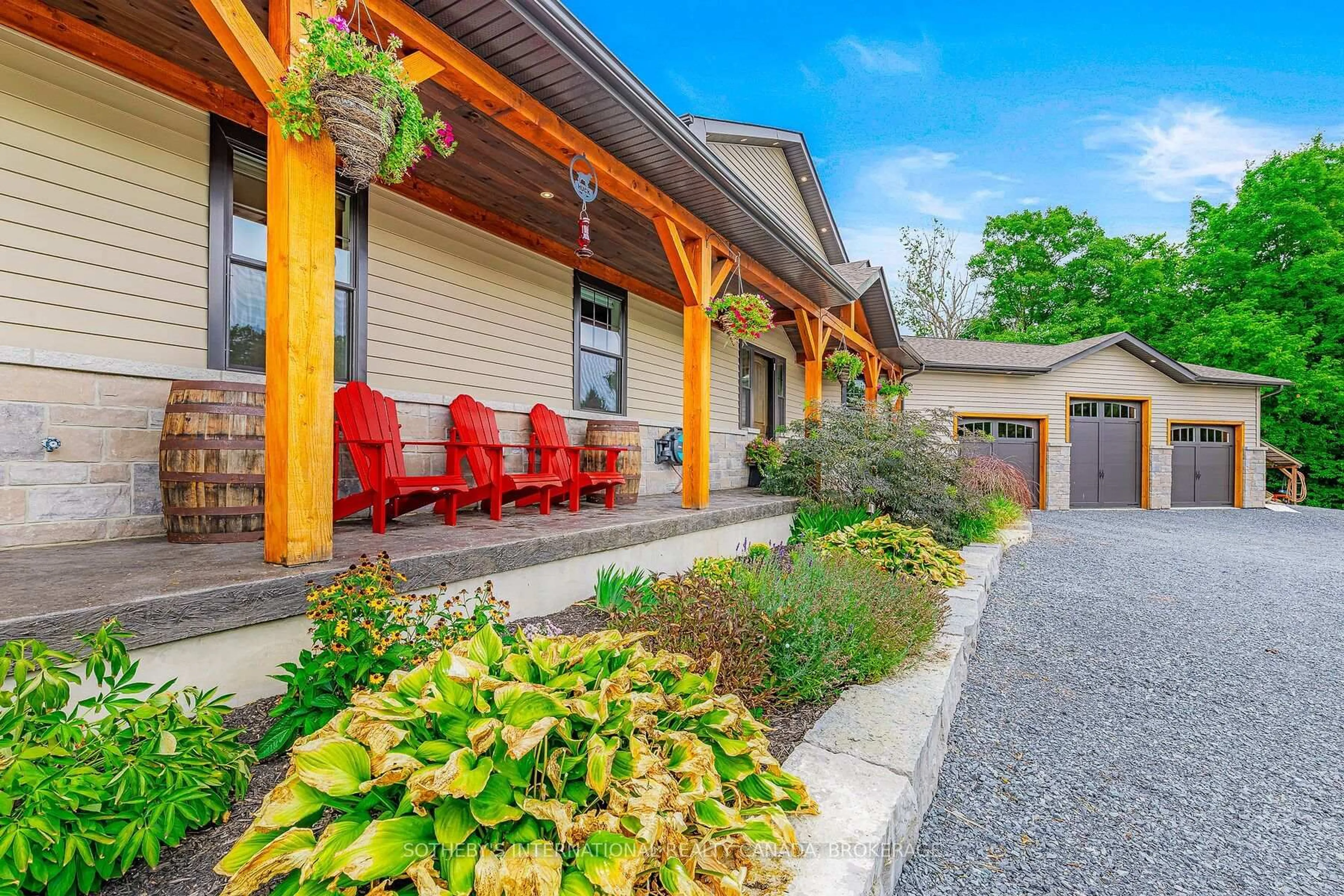 Patio, street for 92 Reynolds Rd, Front of Leeds & Seeleys Bay Ontario K0E 1V0