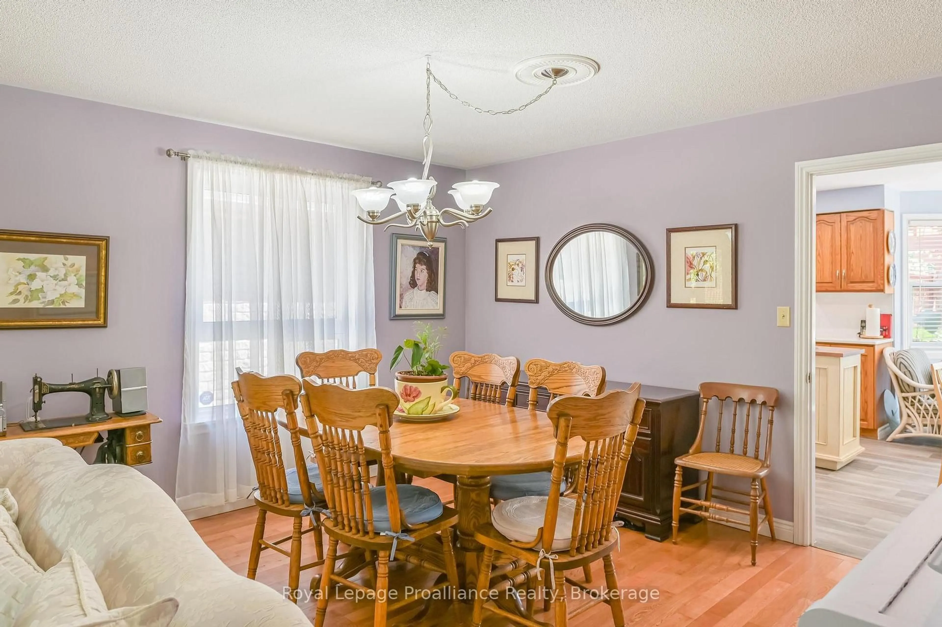 Dining room, wood/laminate floor for 104 East House Cres, Cobourg Ontario K9A 5K4