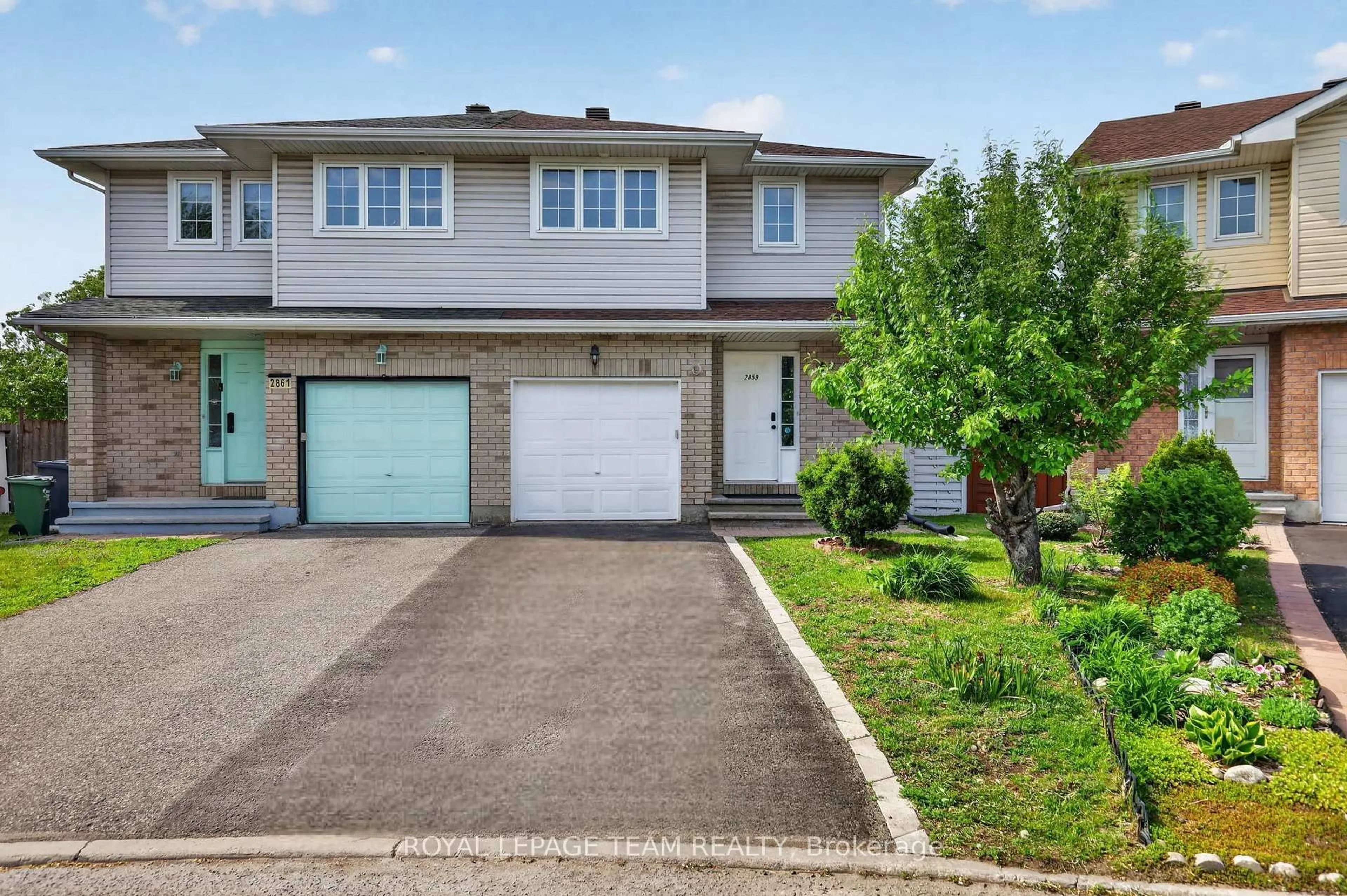 Home with vinyl exterior material, street for 2859 Millstream Way, Ottawa Ontario K1T 4A3