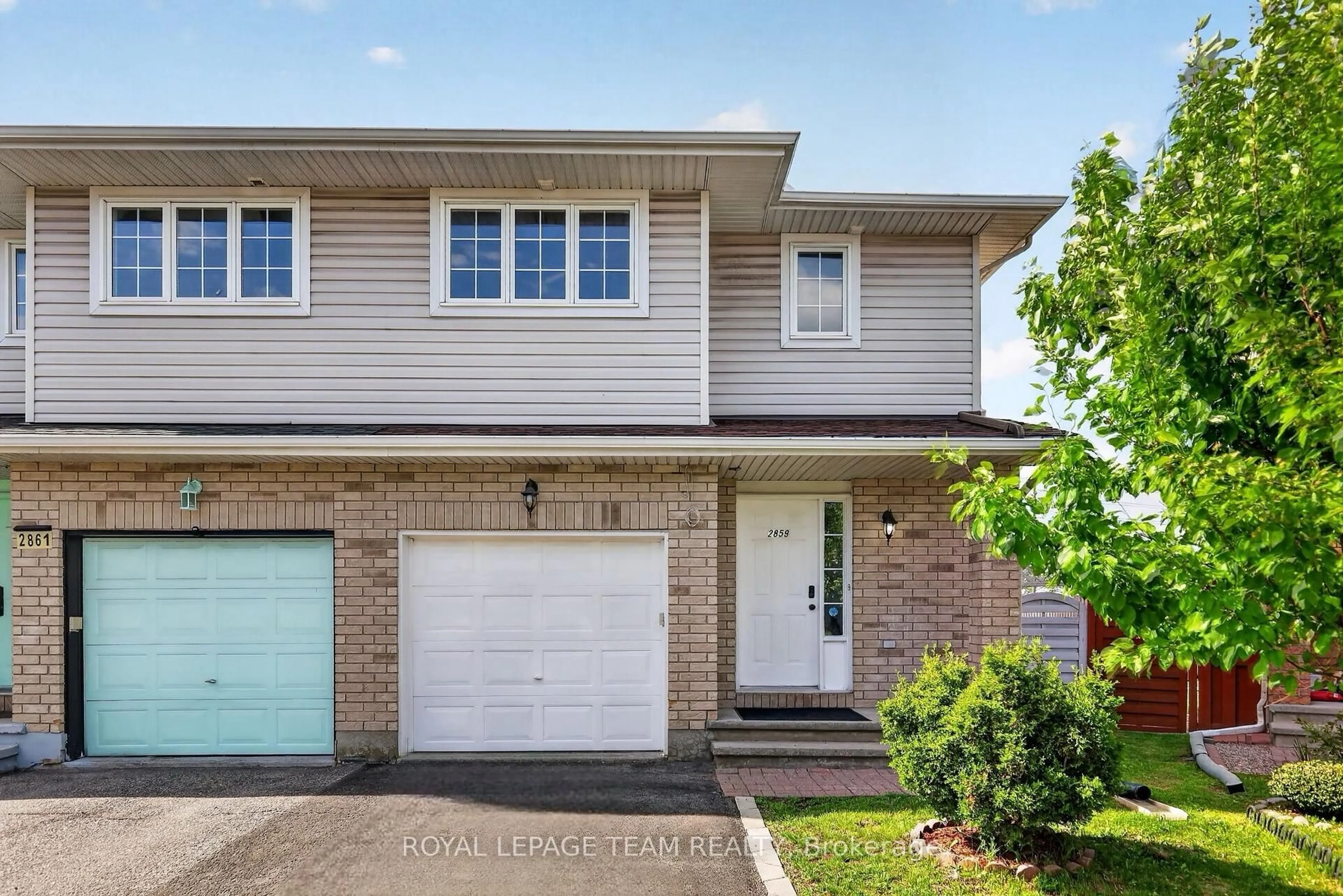 Home with vinyl exterior material, street for 2859 Millstream Way, Ottawa Ontario K1T 4A3