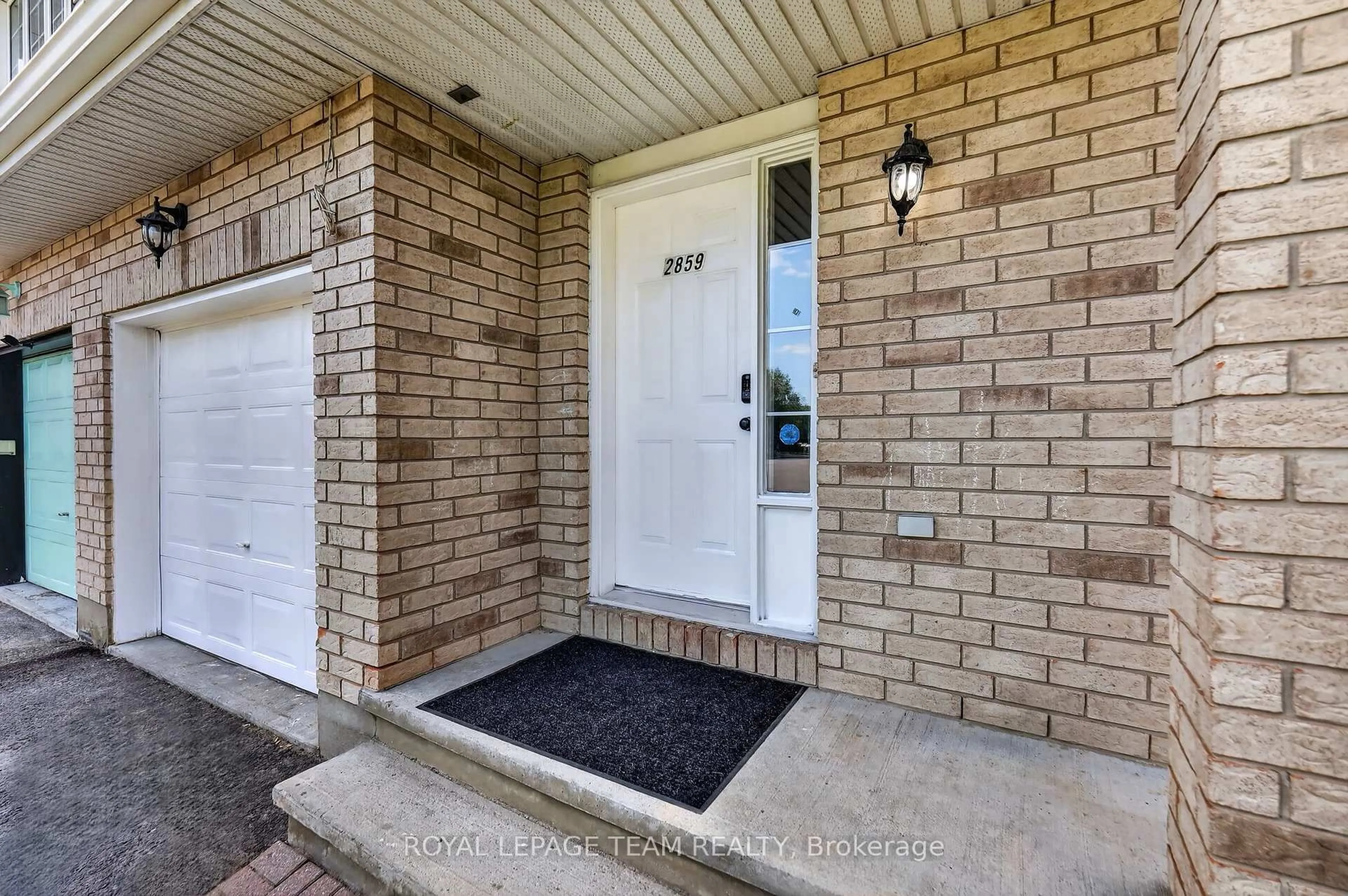 Indoor entryway for 2859 Millstream Way, Ottawa Ontario K1T 4A3