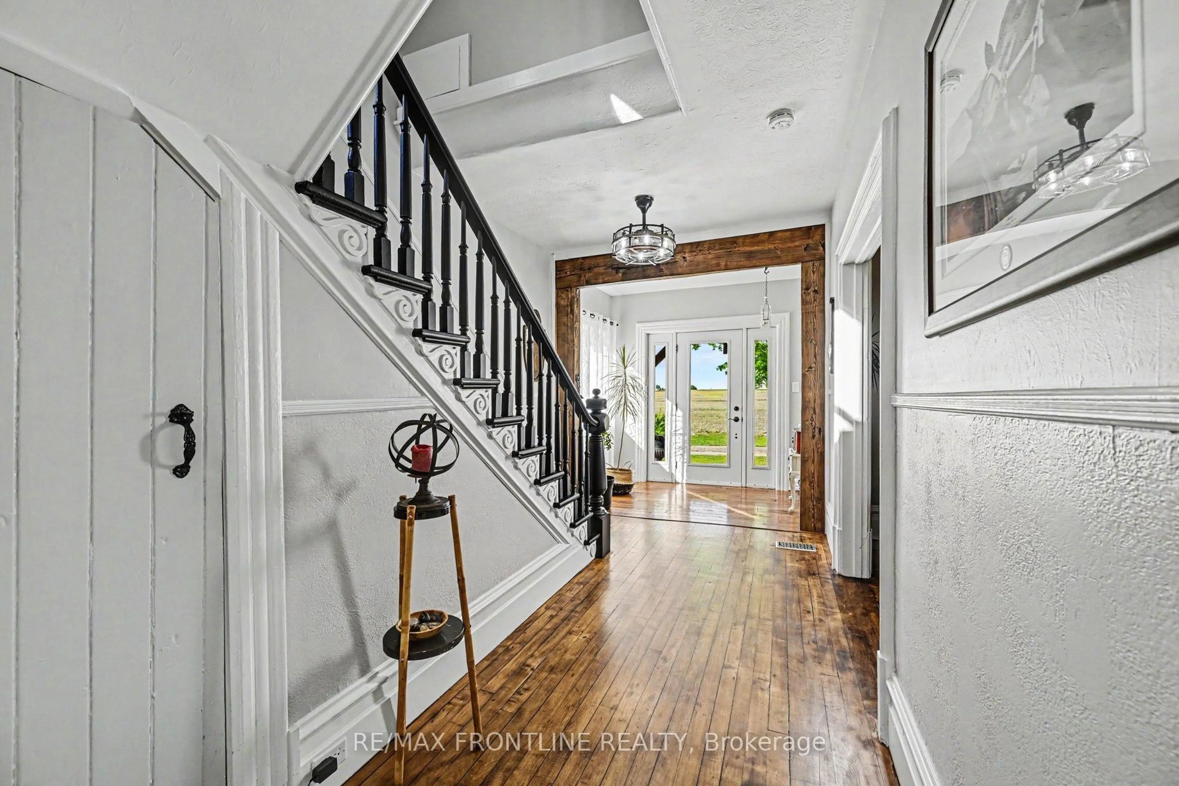 Indoor entryway for 2498 Drummond Con 10A Rd, Lanark Ontario K0G 1K0