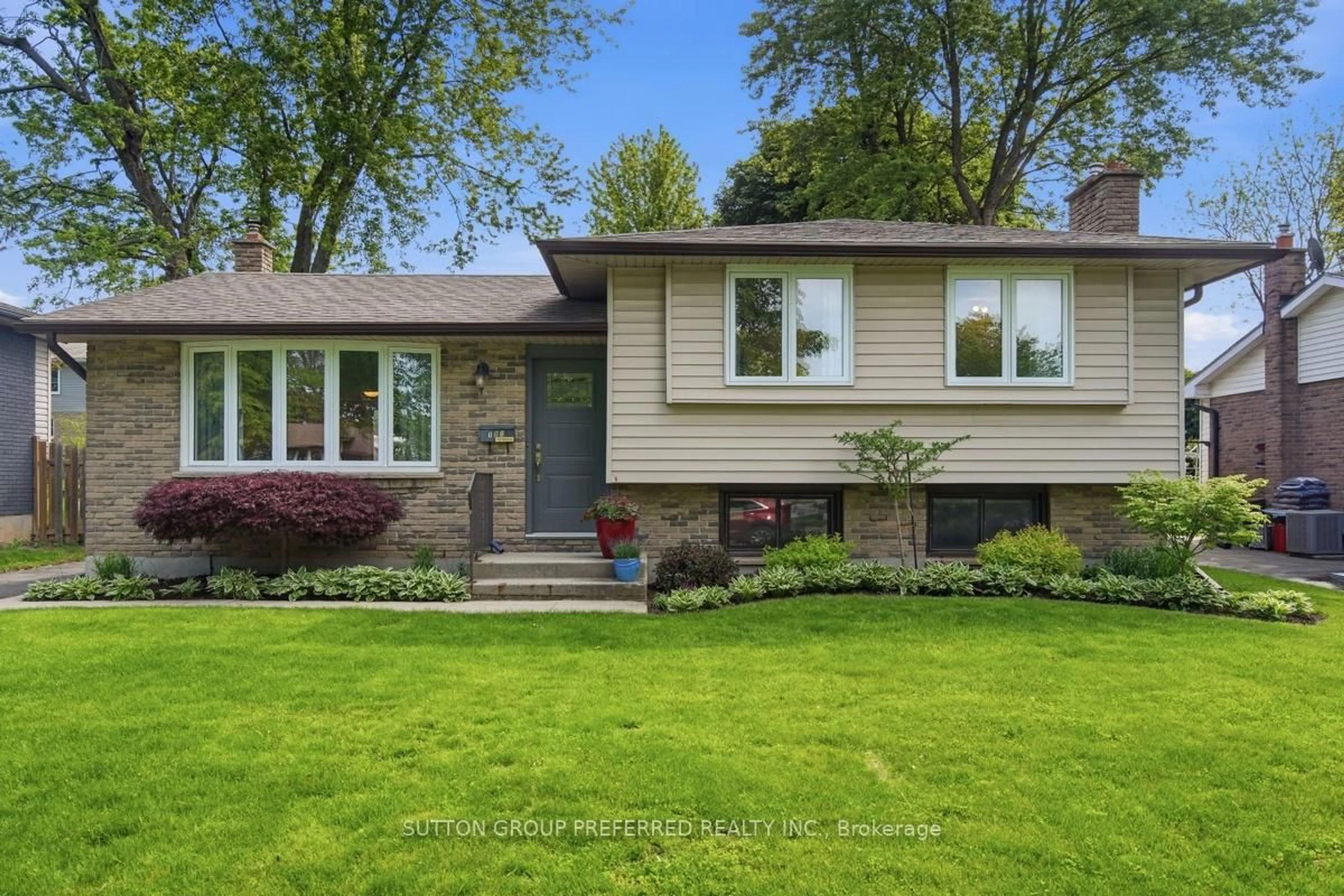 Home with vinyl exterior material, street for 151 St Clair Cres, London South Ontario N6J 3V1