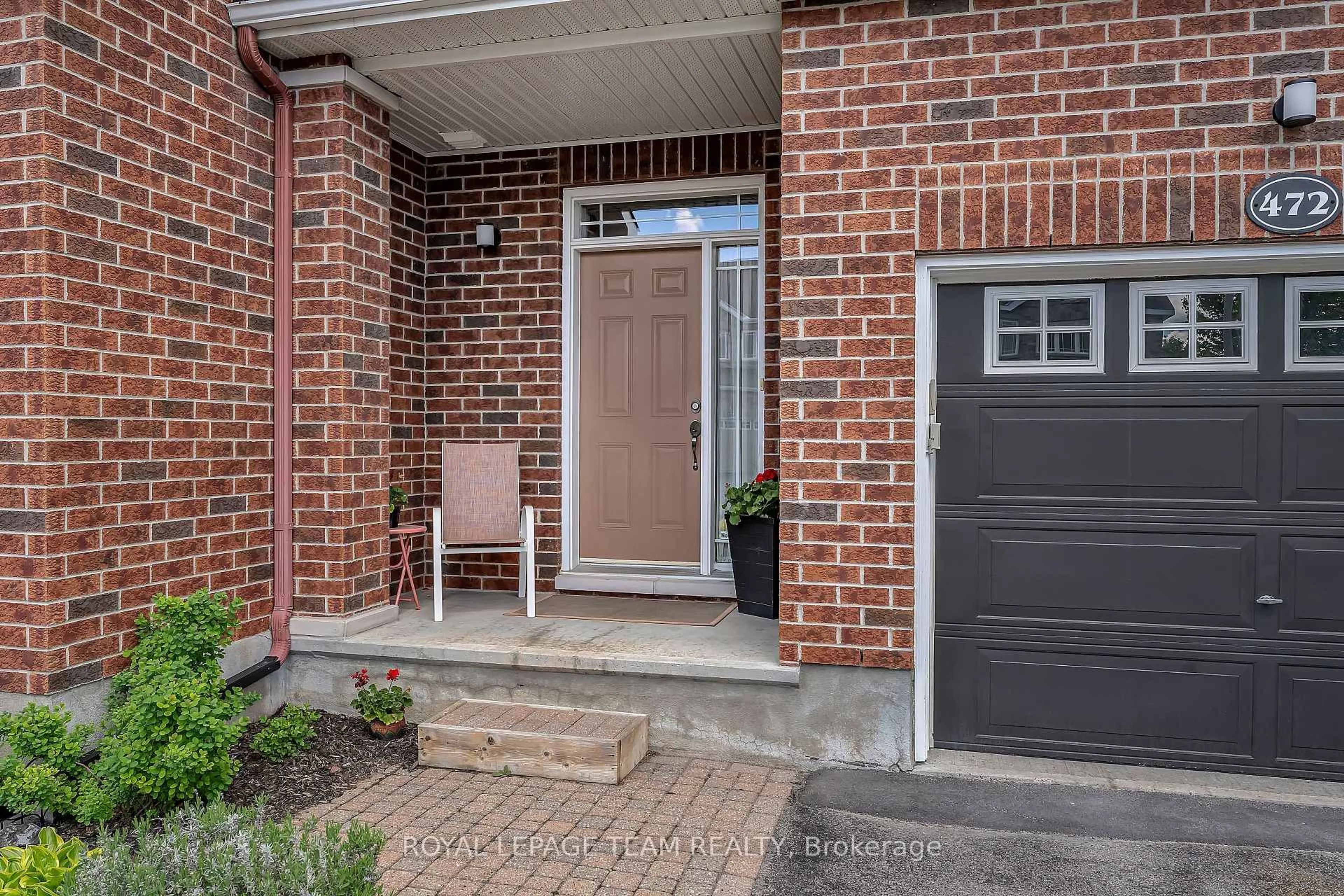 Home with brick exterior material, street for 472 Celtic Ridge Cres, Ottawa Ontario K2W 0B2