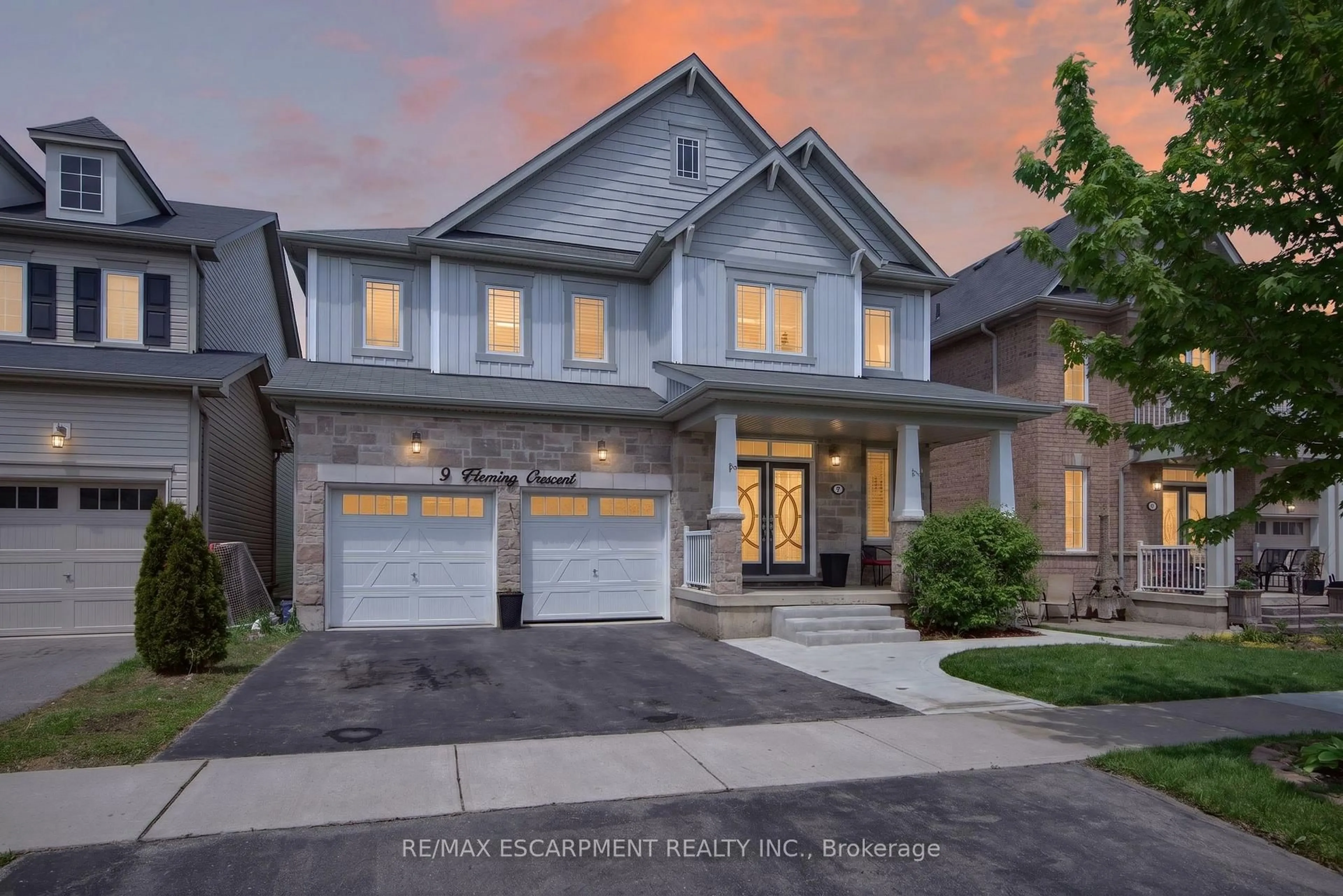 Home with brick exterior material, street for 9 Fleming Cres, Haldimand Ontario N3W 0C4
