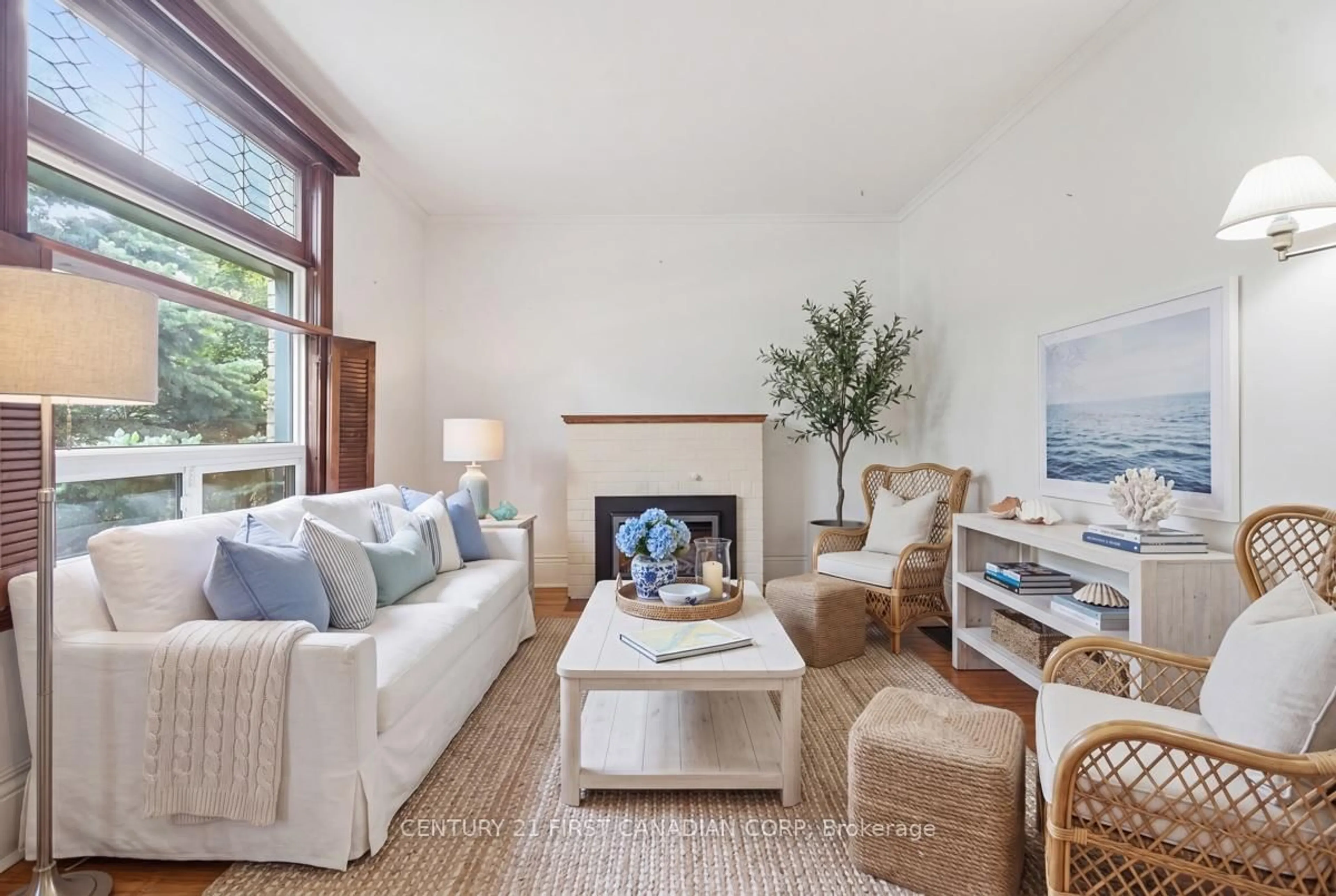 Living room with furniture, unknown for 834 Colborne St, London East Ontario N6A 4A2