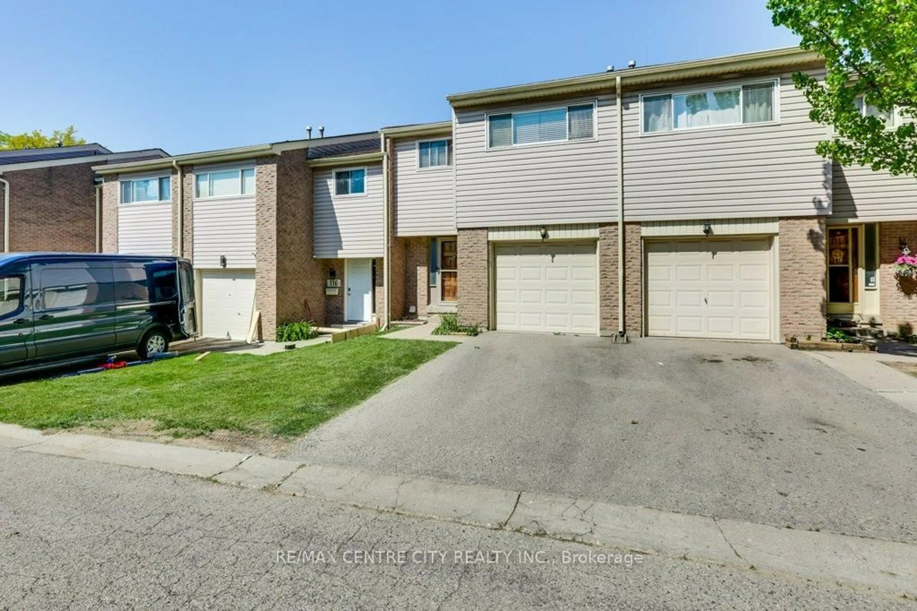 A pic from outside/outdoor area/front of a property/back of a property/a pic from drone, street for 700 Osgoode Dr #118, London South Ontario N6E 2H1