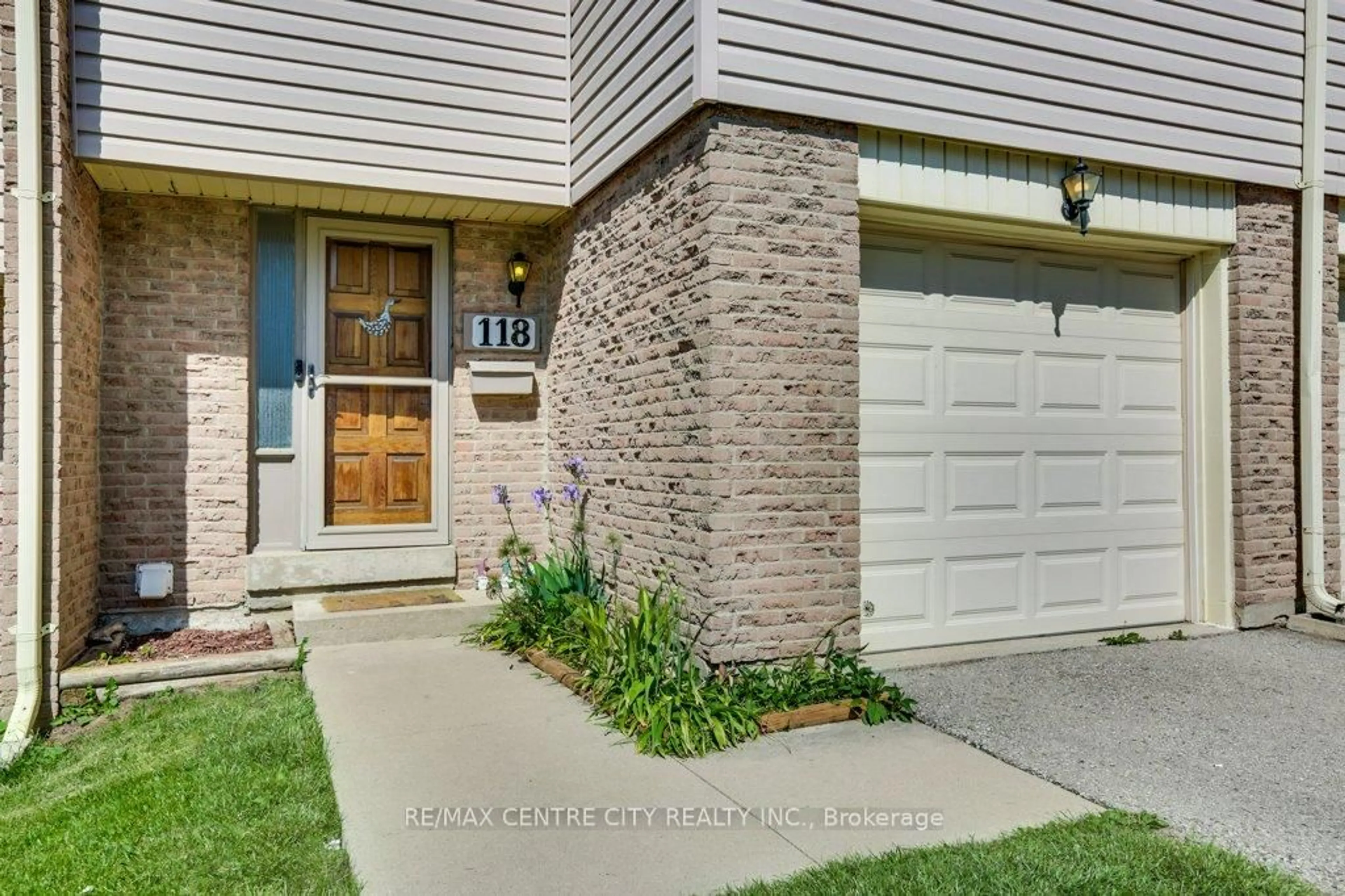 Home with brick exterior material, street for 700 Osgoode Dr #118, London South Ontario N6E 2H1
