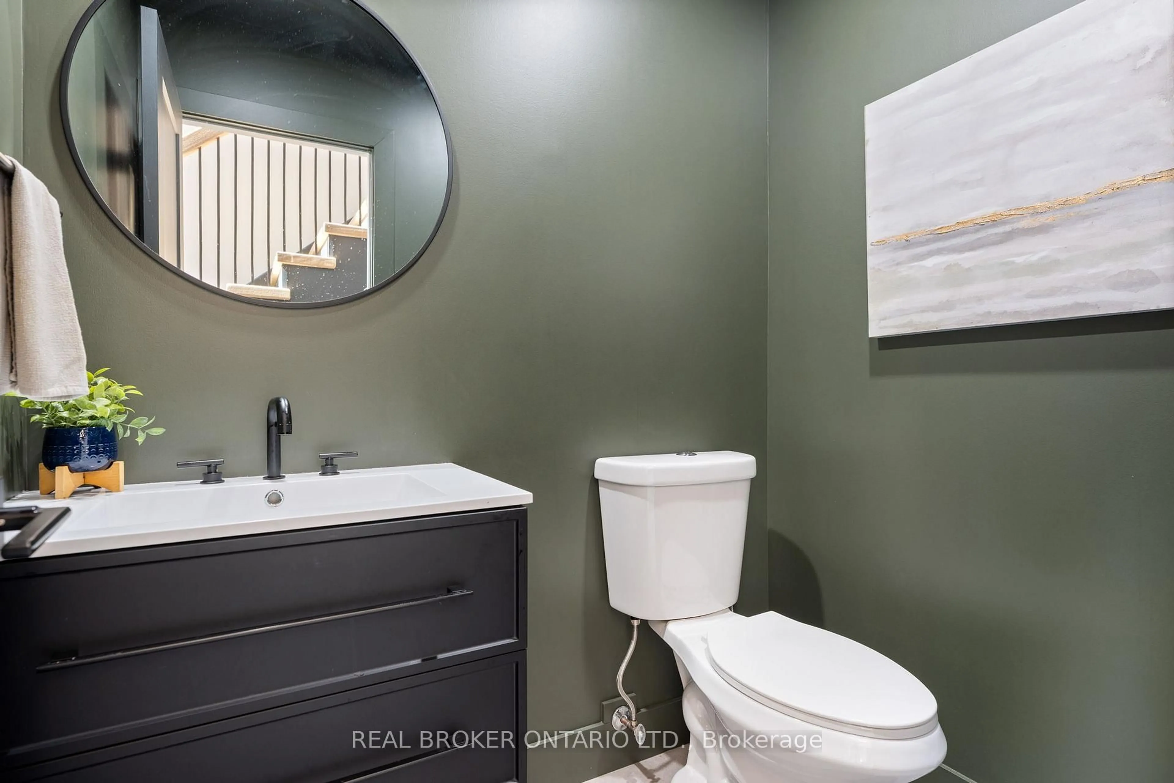 Contemporary bathroom, unknown for 1135 2nd Concession Rd ENR Rd, Norfolk Ontario N0E 1G0