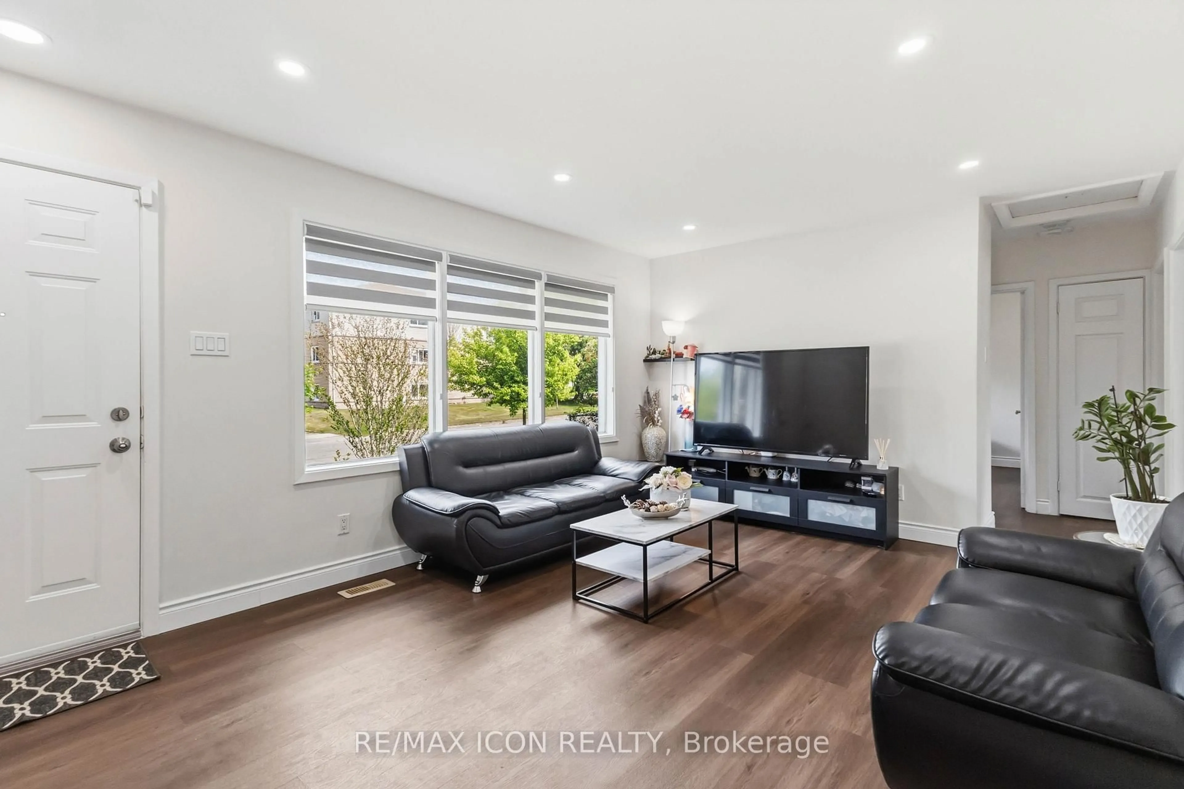 Living room with furniture, unknown for 145 Gladstone Ave, London South Ontario N5Z 3R7