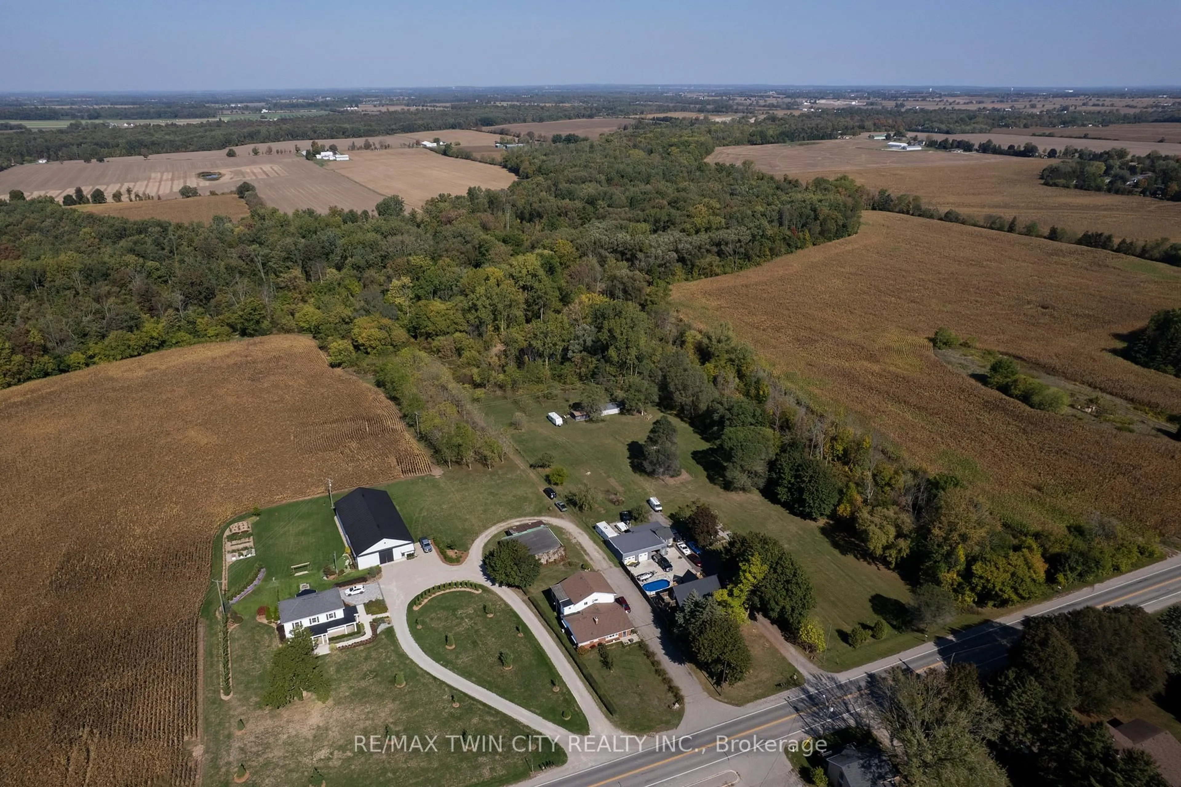 A pic from outside/outdoor area/front of a property/back of a property/a pic from drone, unknown for 206 KING St, Brant Ontario N0E 1A0