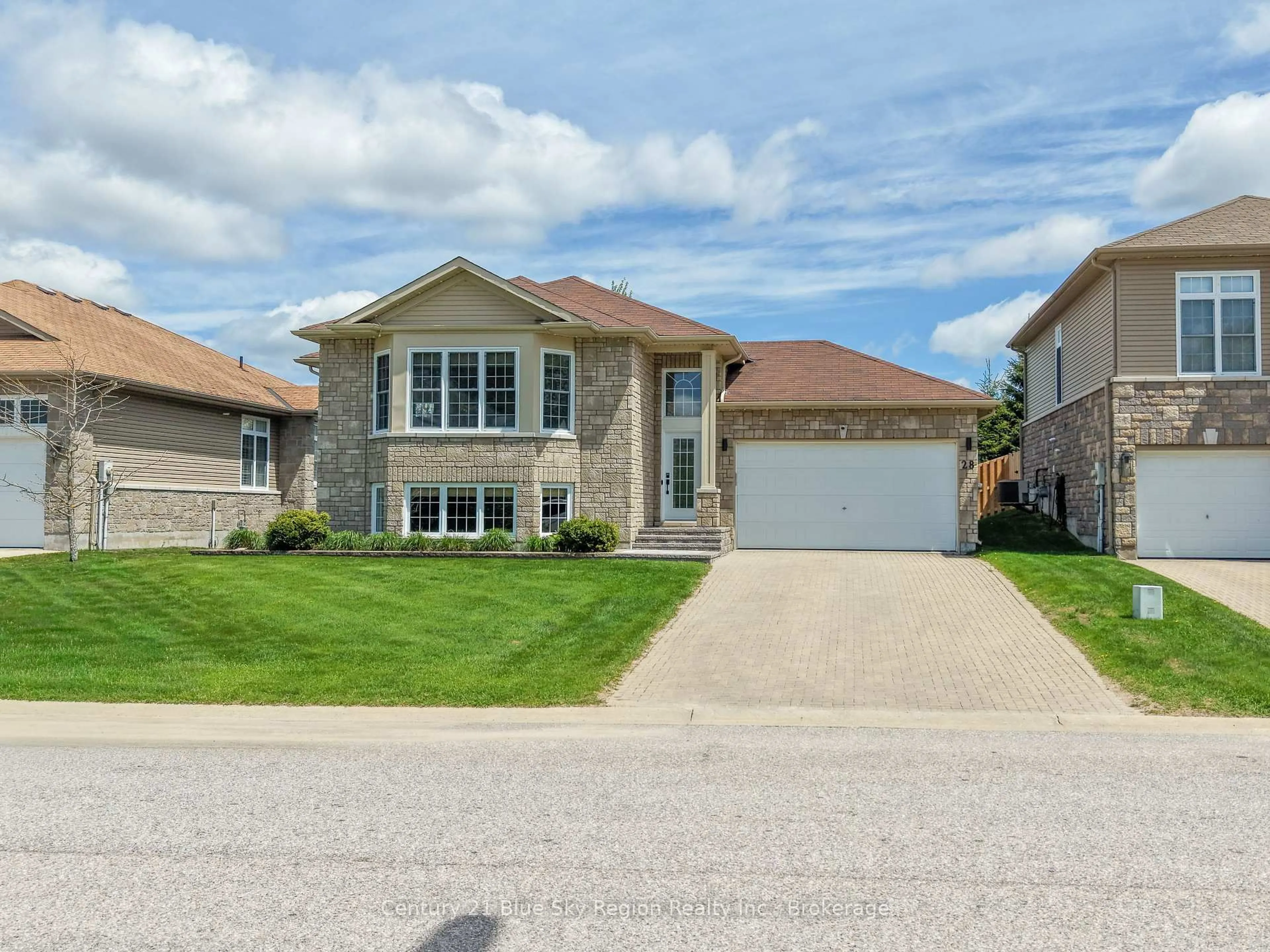 Home with brick exterior material, street for 28 Stone Manor Dr, North Bay Ontario P1C 0A3
