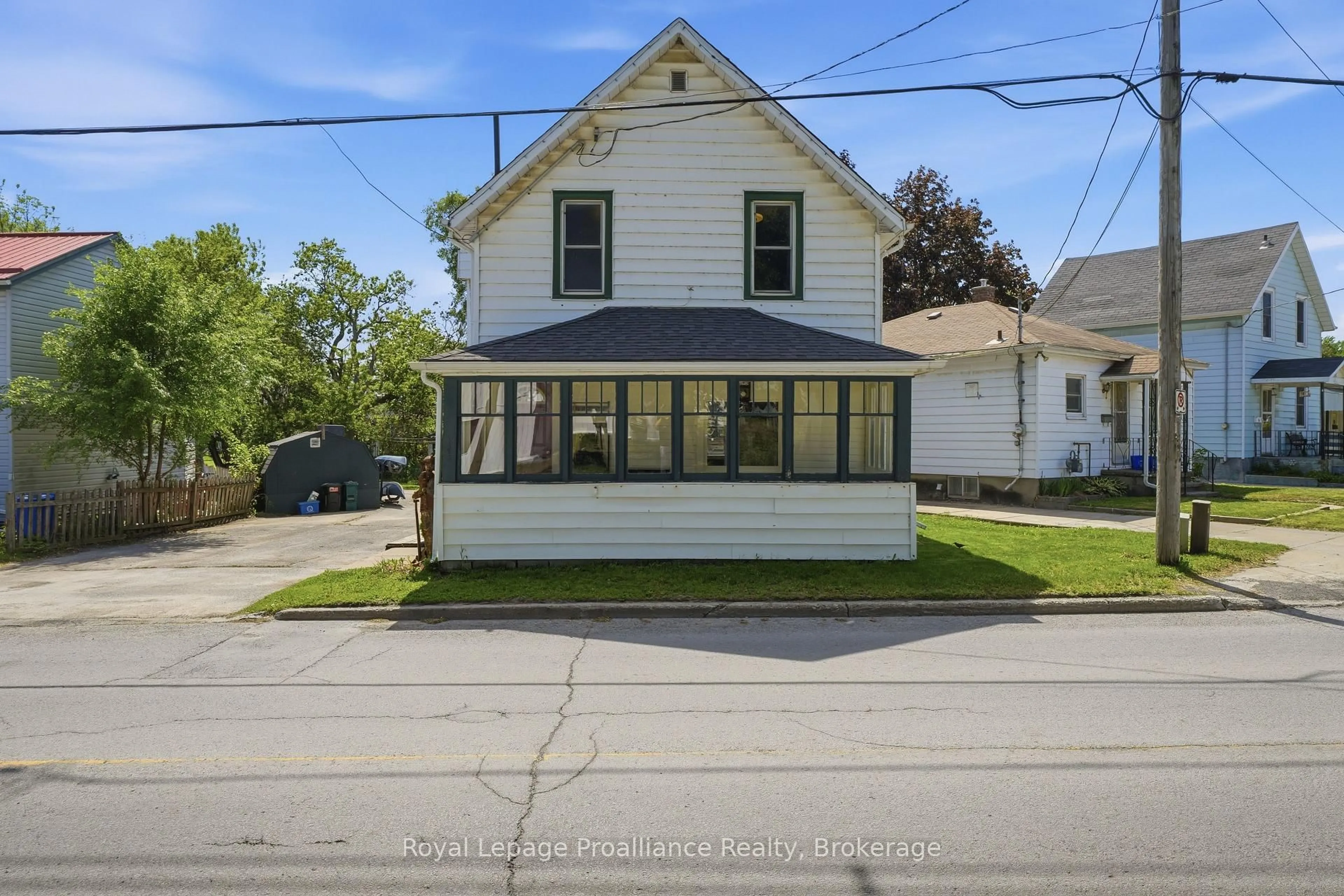 Home with vinyl exterior material, street for 142 West St, Quinte West Ontario K8V 2M5