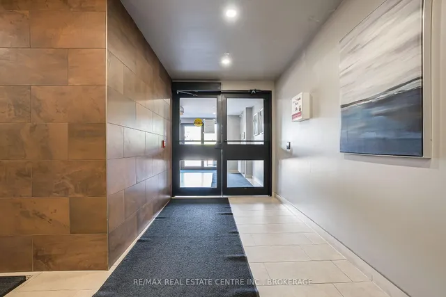 25 Kay Cres #403, Guelph 4