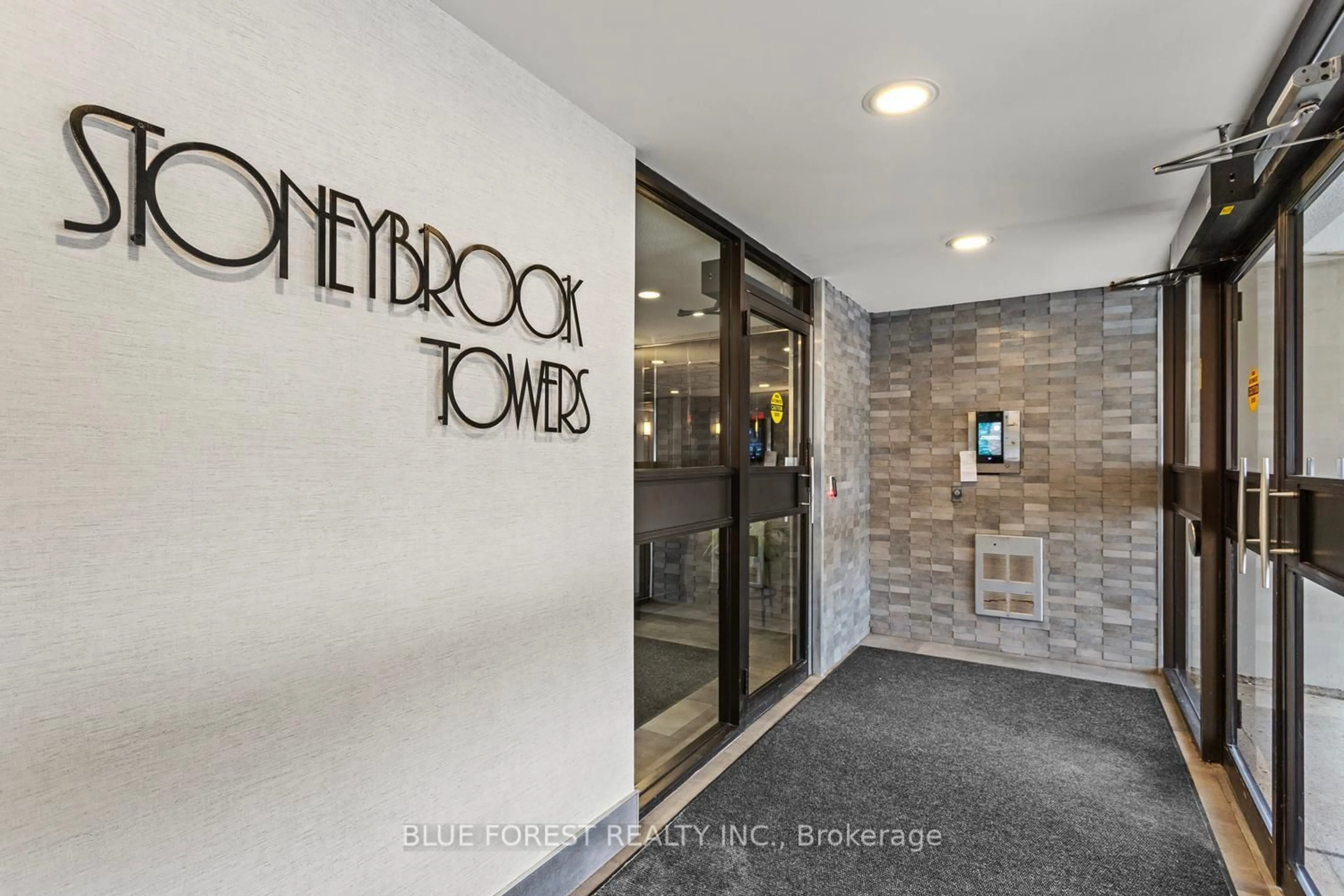 Indoor foyer for 1600 Adelaide St #608, London North Ontario N5X 3H6