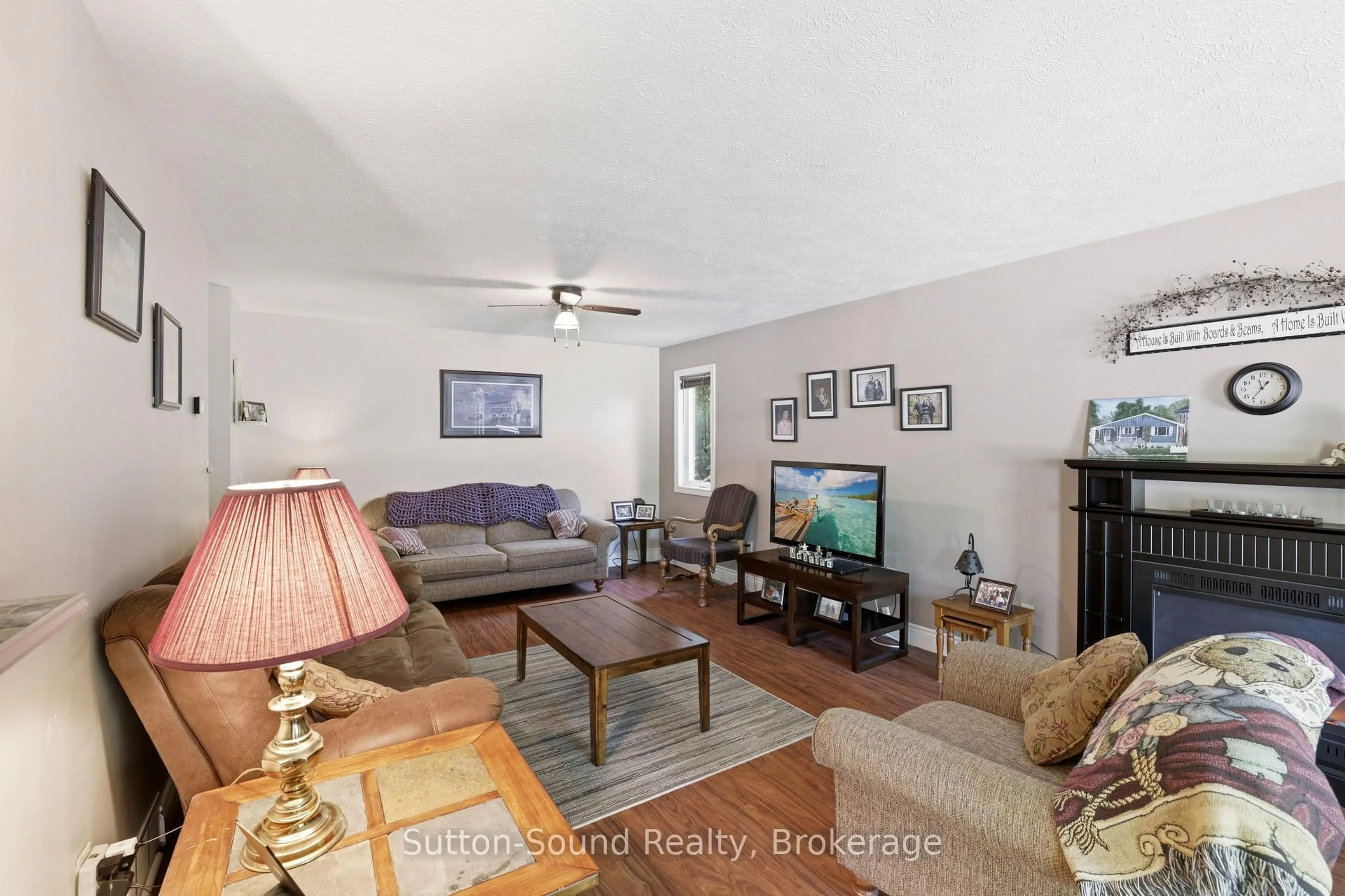 Living room with furniture, unknown for 1565 7th Ave, Owen Sound Ontario N4K 2Z3