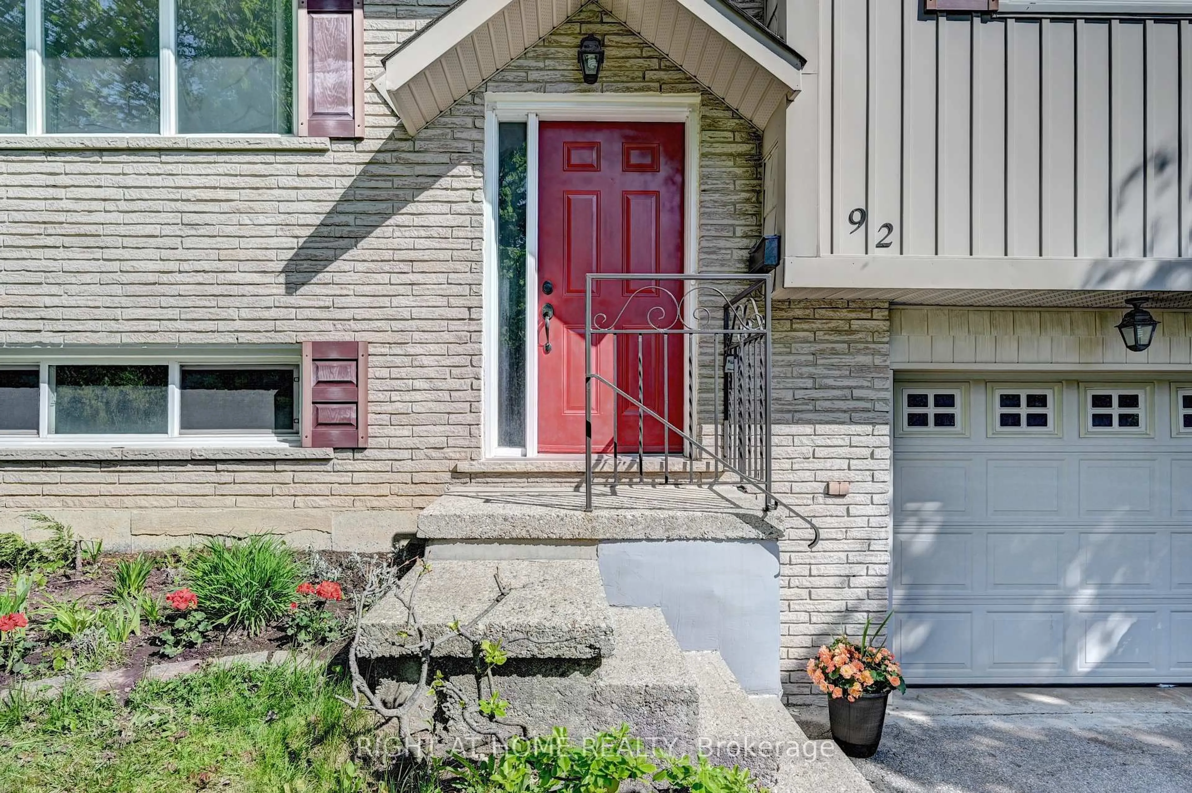 Home with brick exterior material, street for 92 Pinemeadow Cres, Waterloo Ontario N2T 1A7