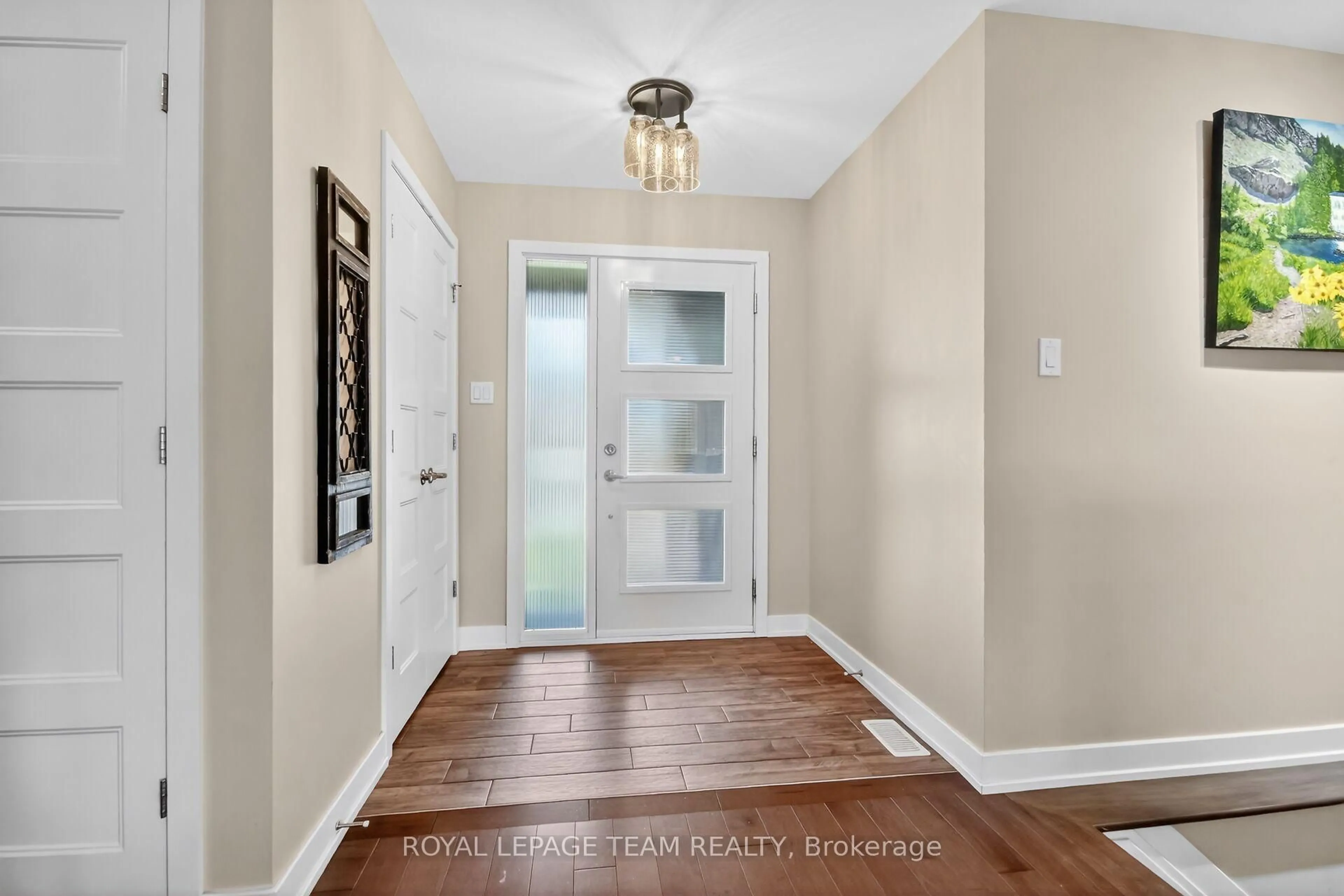 Indoor entryway for 69 Mayer St, The Nation Ontario K0A 2M0