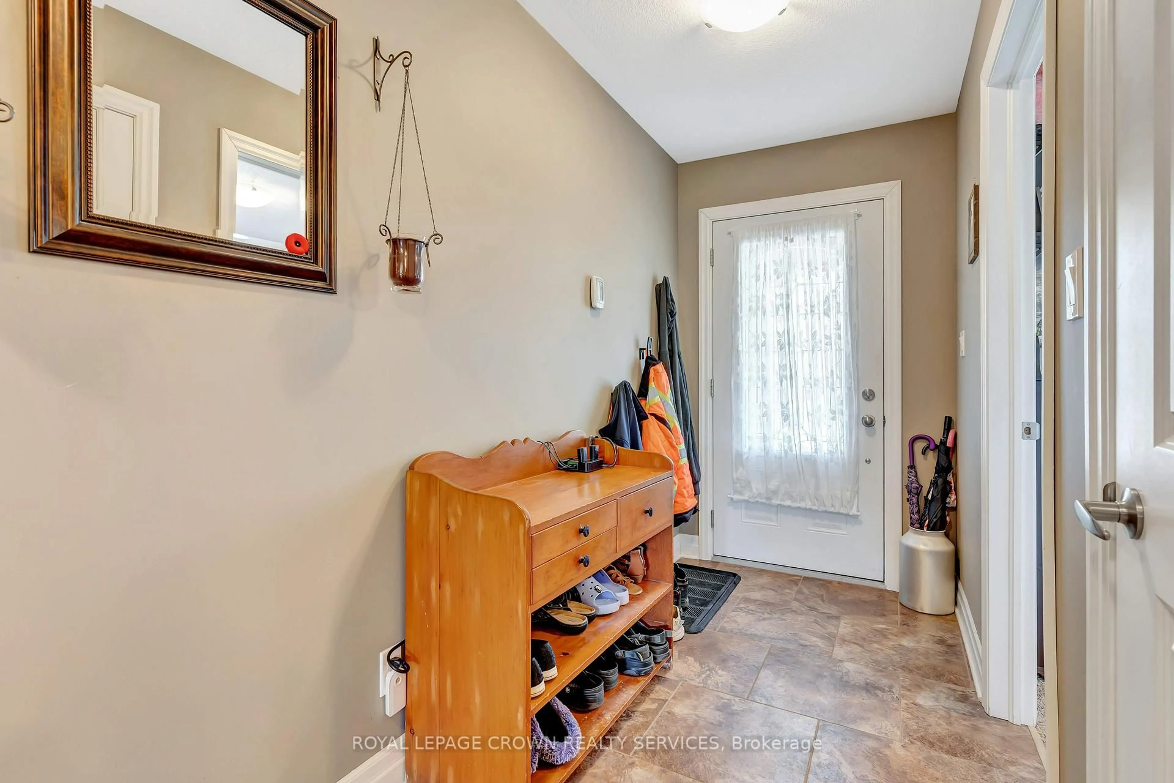 Indoor entryway for 25 Clayton St, West Perth Ontario N0K 1N0