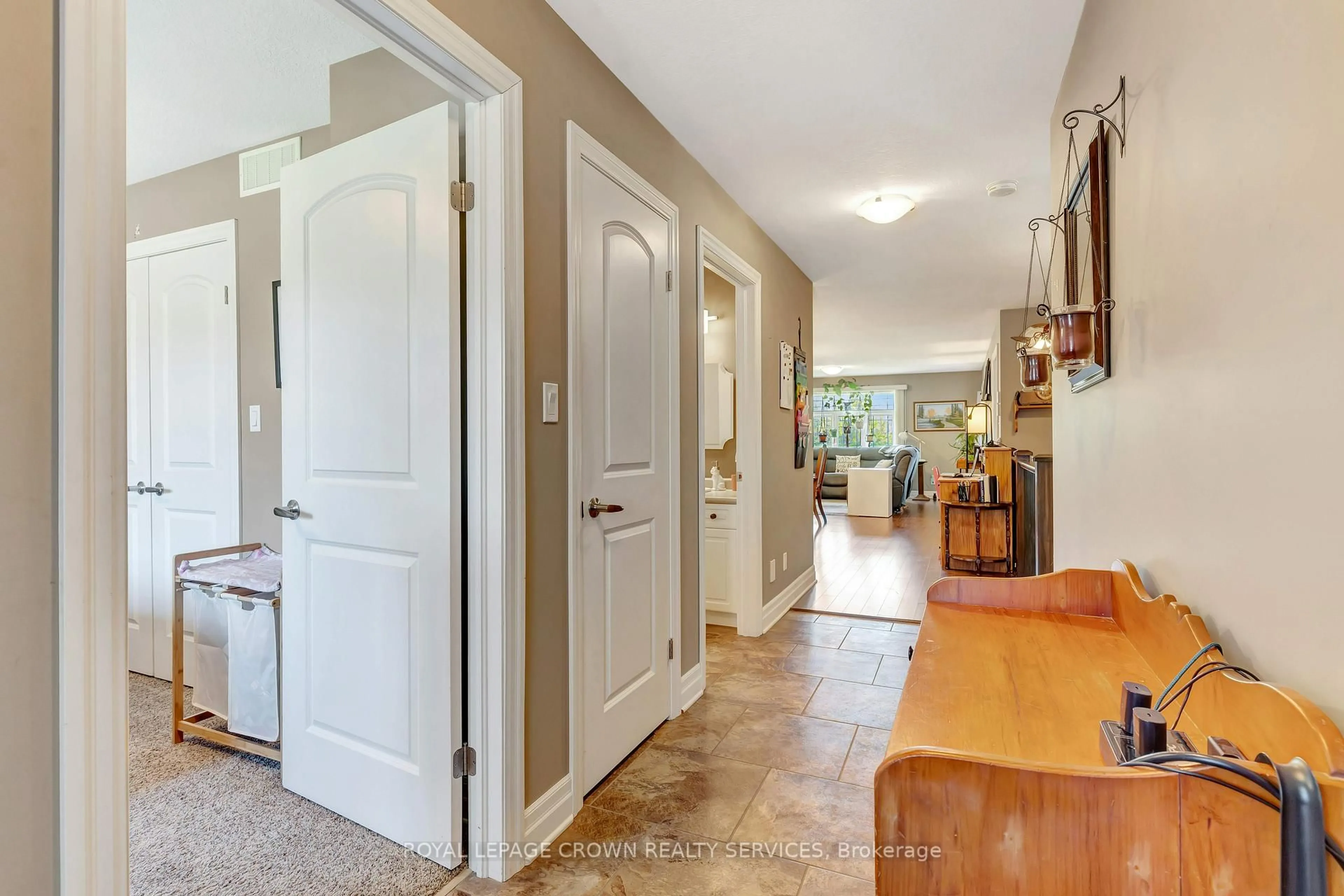 Indoor entryway for 25 Clayton St, West Perth Ontario N0K 1N0