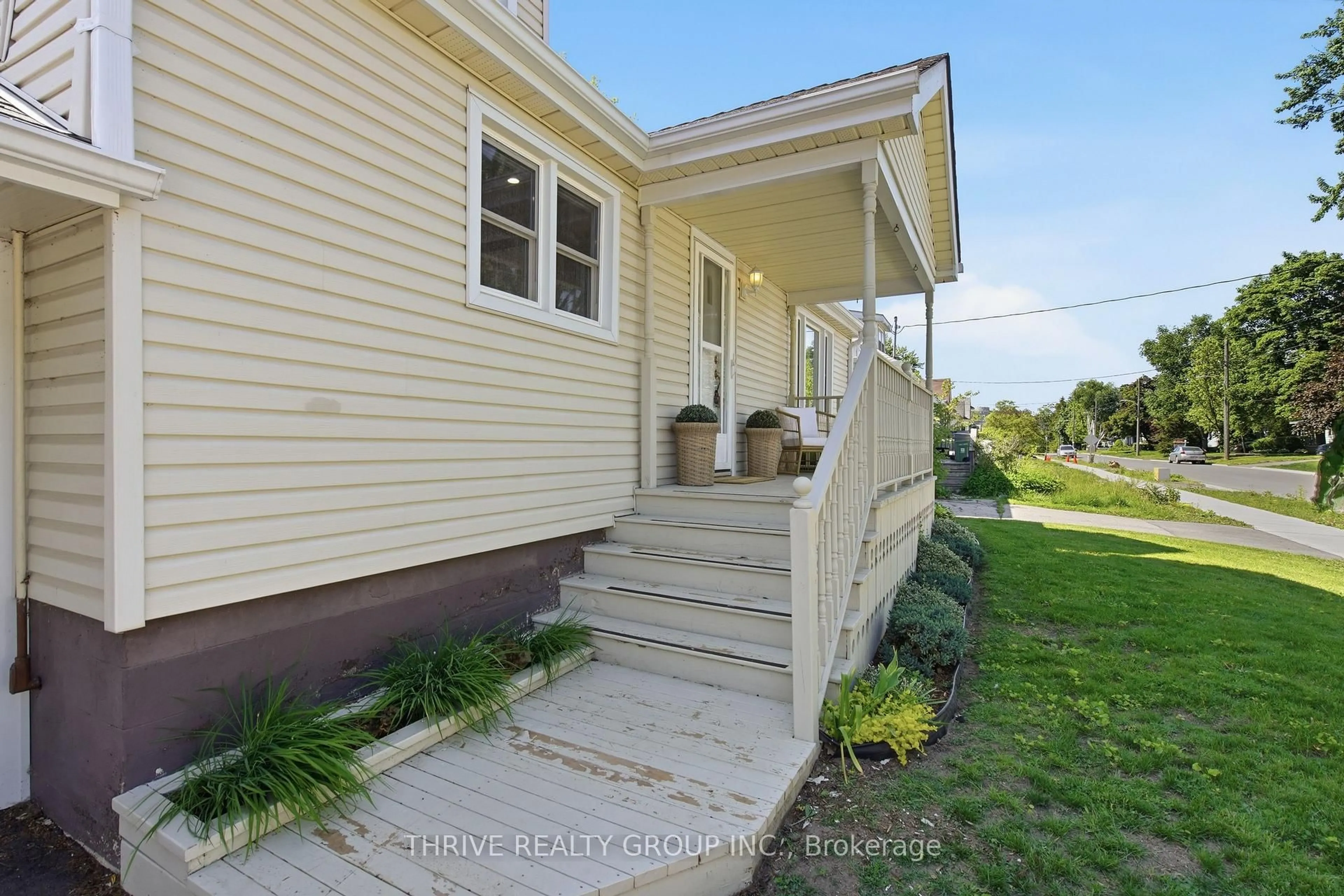 Unknown for 110 Foster Ave, London North Ontario N6H 2L1
