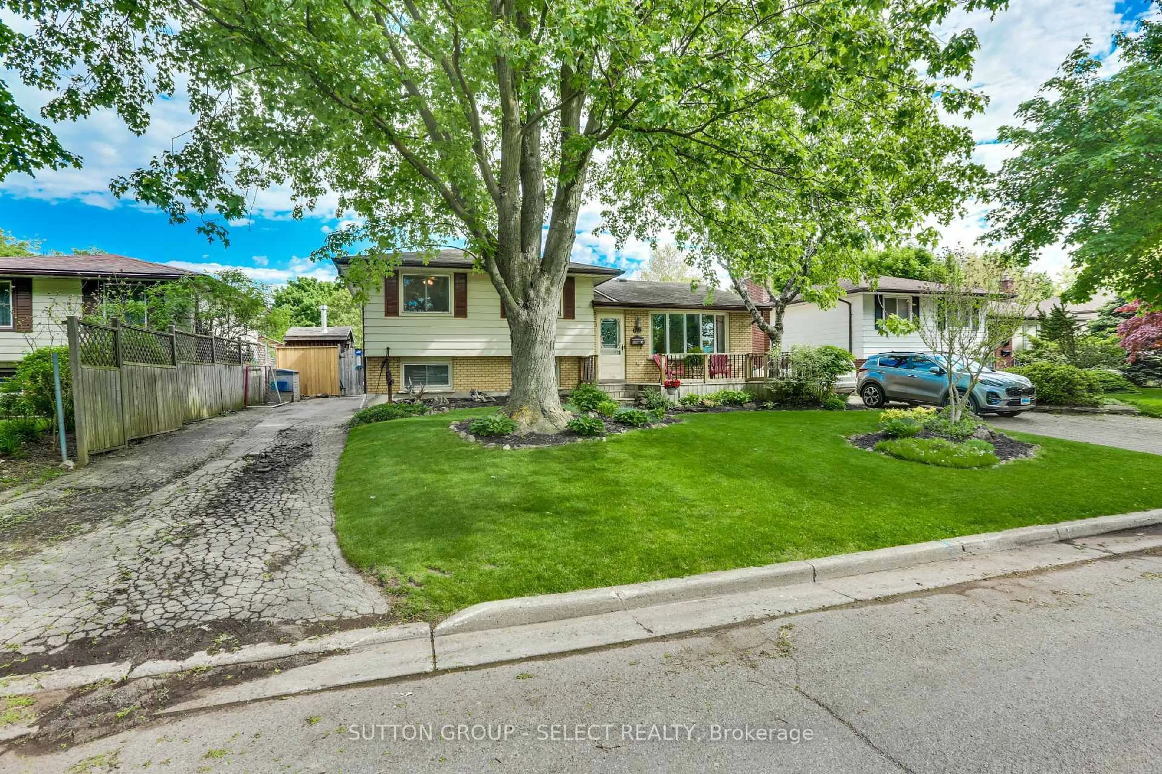 Unknown for 119 Metcalfe Cres, London South Ontario N6E 1H8