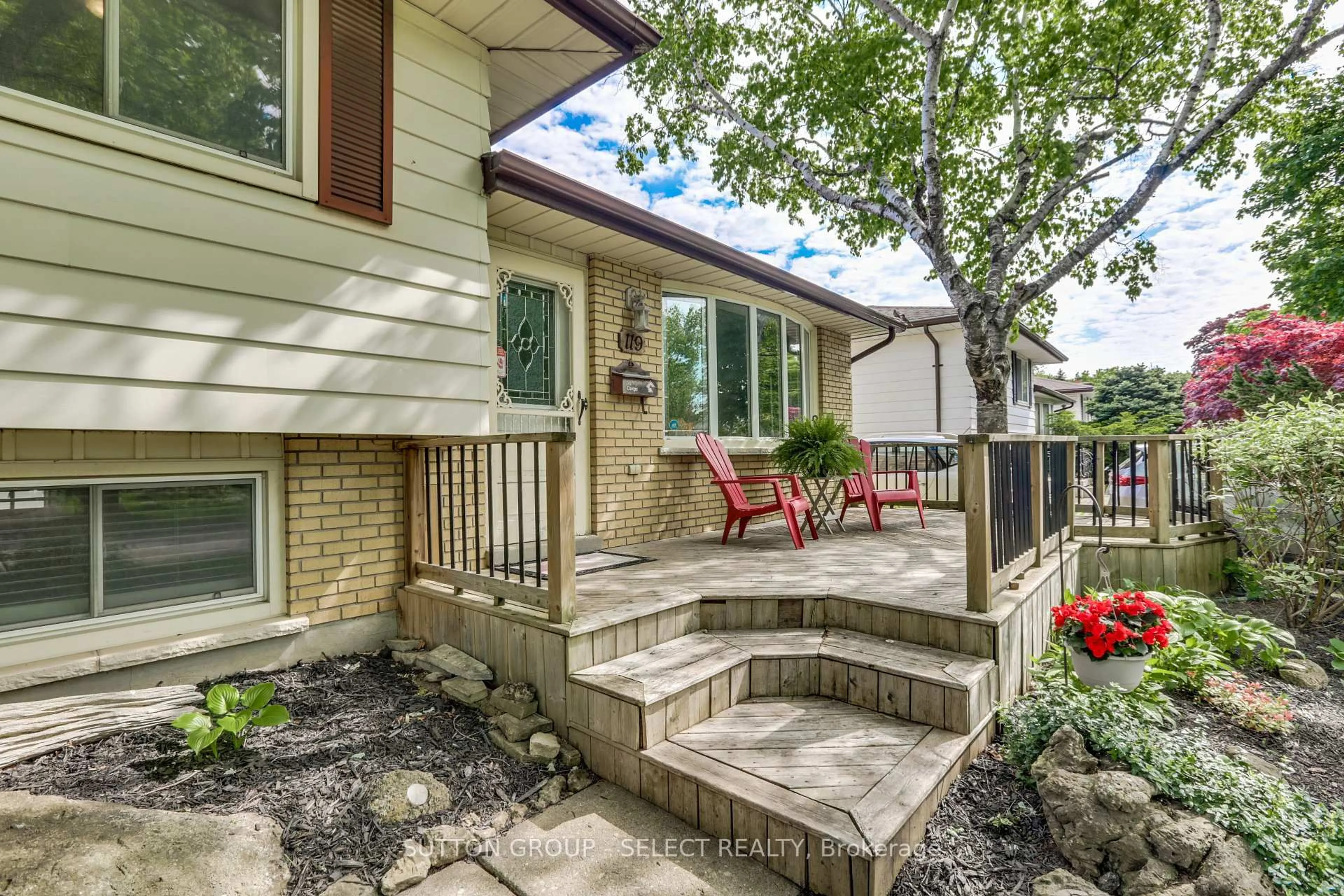 Patio, street for 119 Metcalfe Cres, London South Ontario N6E 1H8