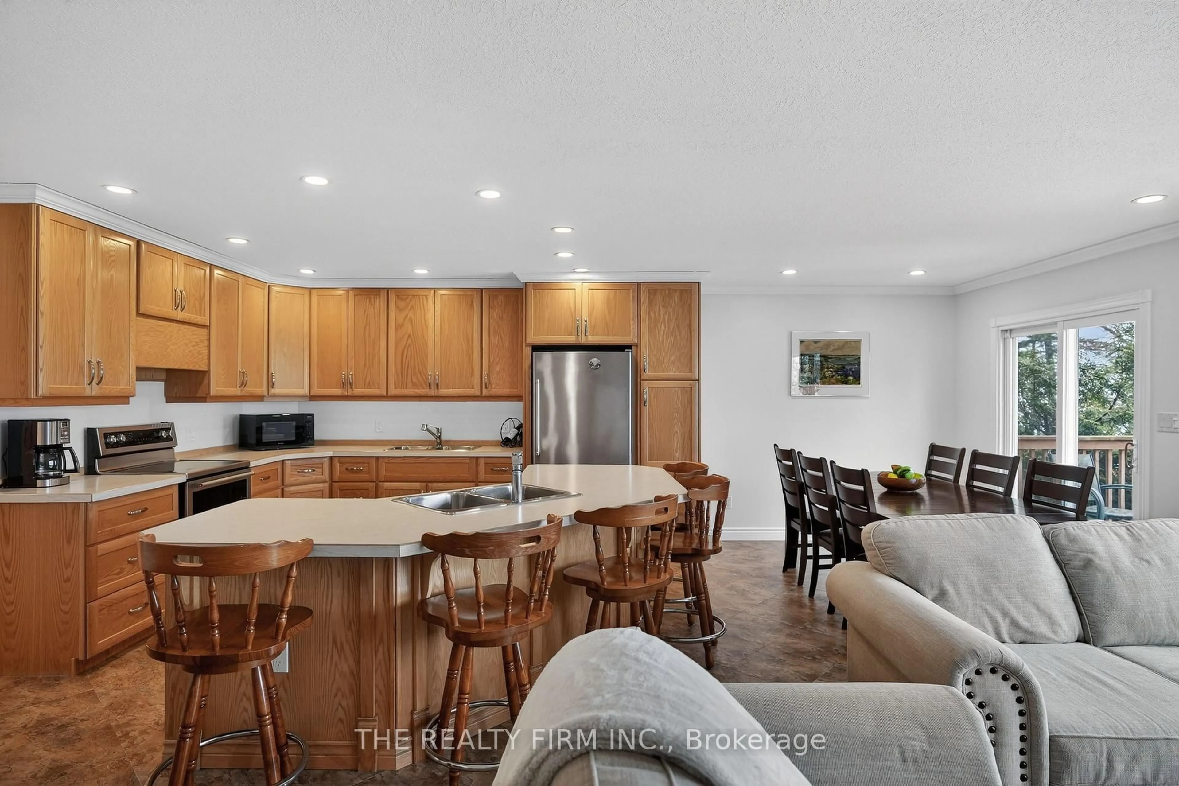 Open concept kitchen, unknown for 4084 Bluepoint Dr, Plympton-Wyoming Ontario N0N 1J6