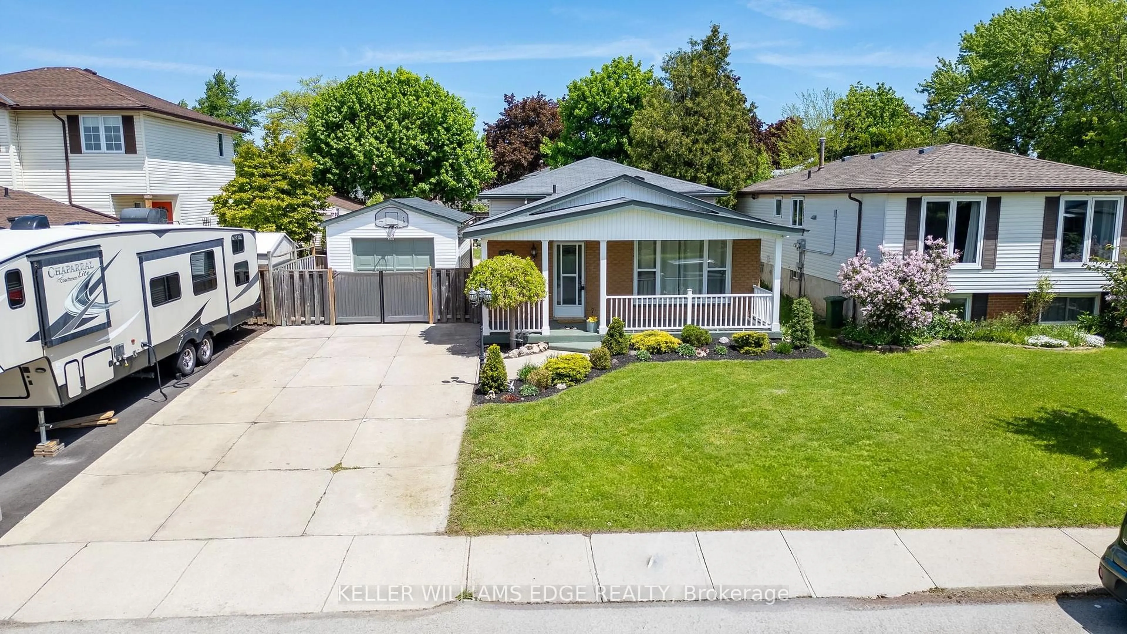 A pic from outside/outdoor area/front of a property/back of a property/a pic from drone, street for 181 Bellingham Dr, Hamilton Ontario L8V 4M7