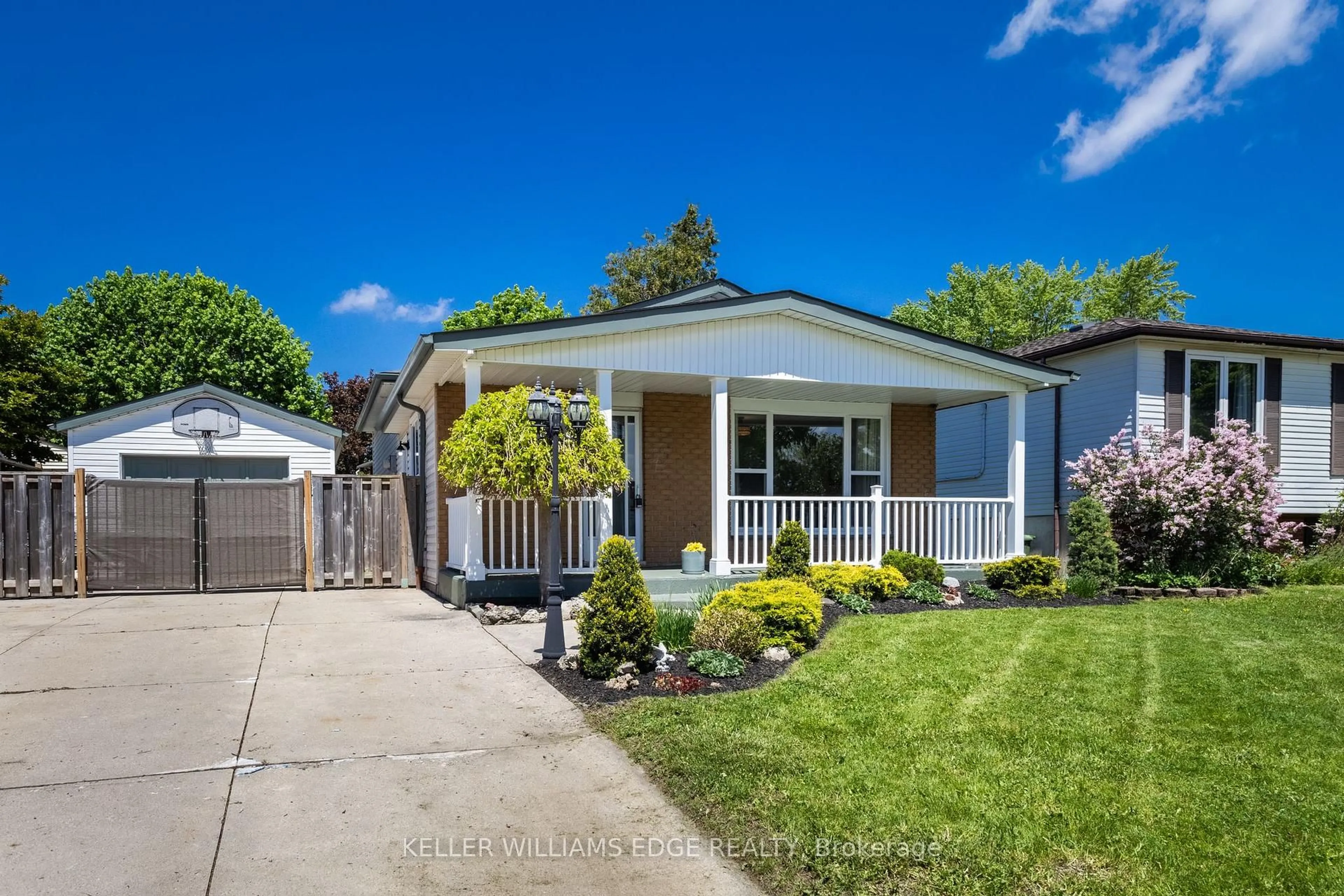 Home with vinyl exterior material, street for 181 Bellingham Dr, Hamilton Ontario L8V 4M7