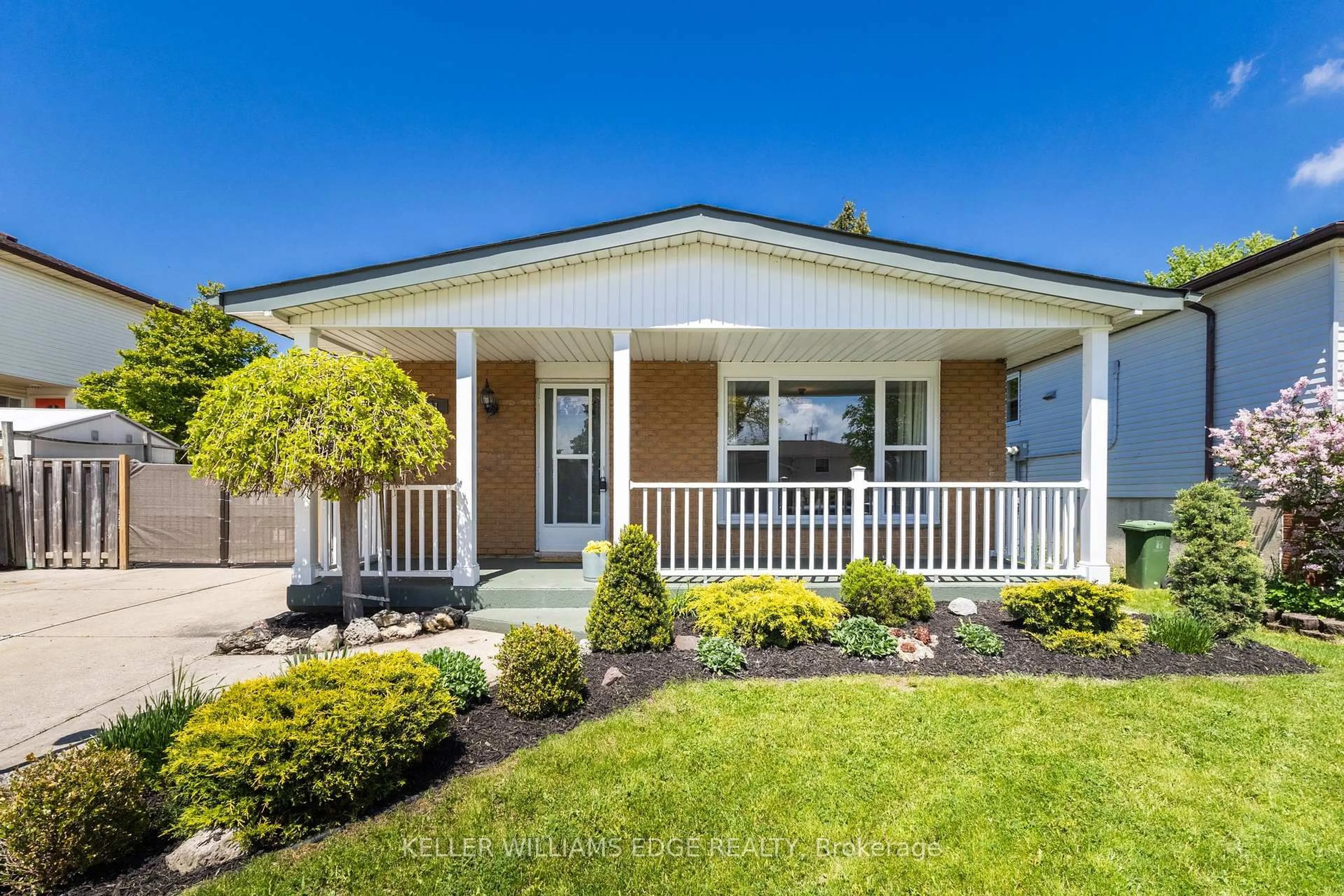 Home with vinyl exterior material, street for 181 Bellingham Dr, Hamilton Ontario L8V 4M7