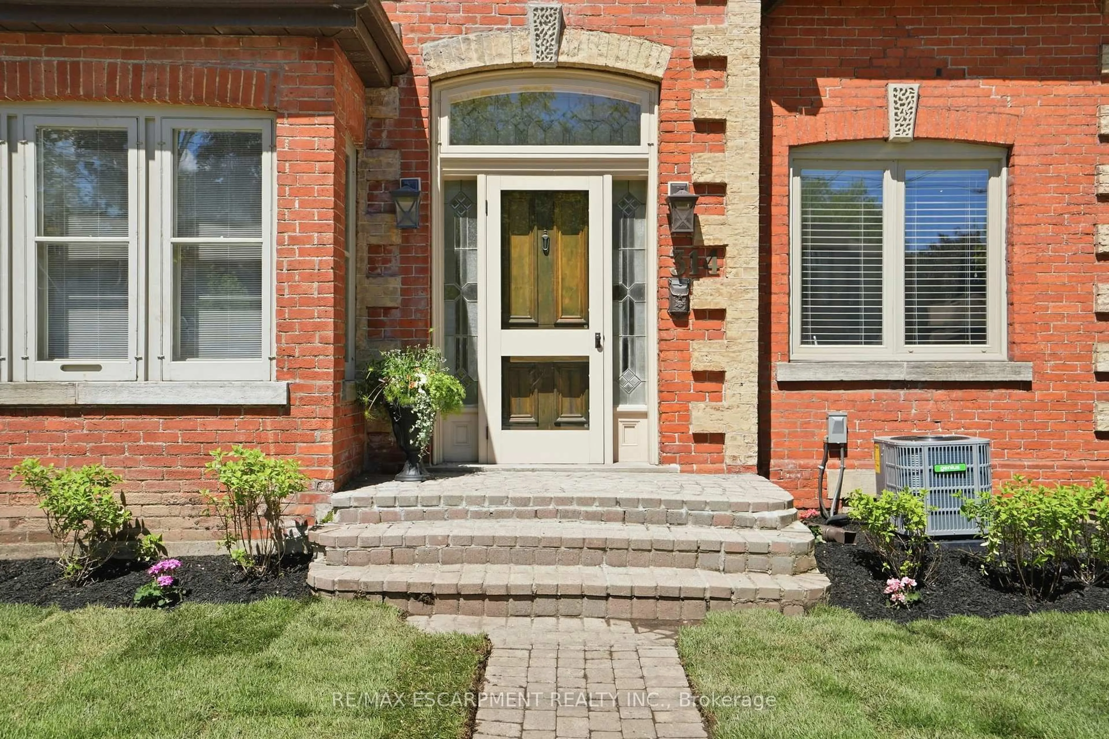 Home with brick exterior material, street for 314 Hess St, Hamilton Ontario L8P 3P8