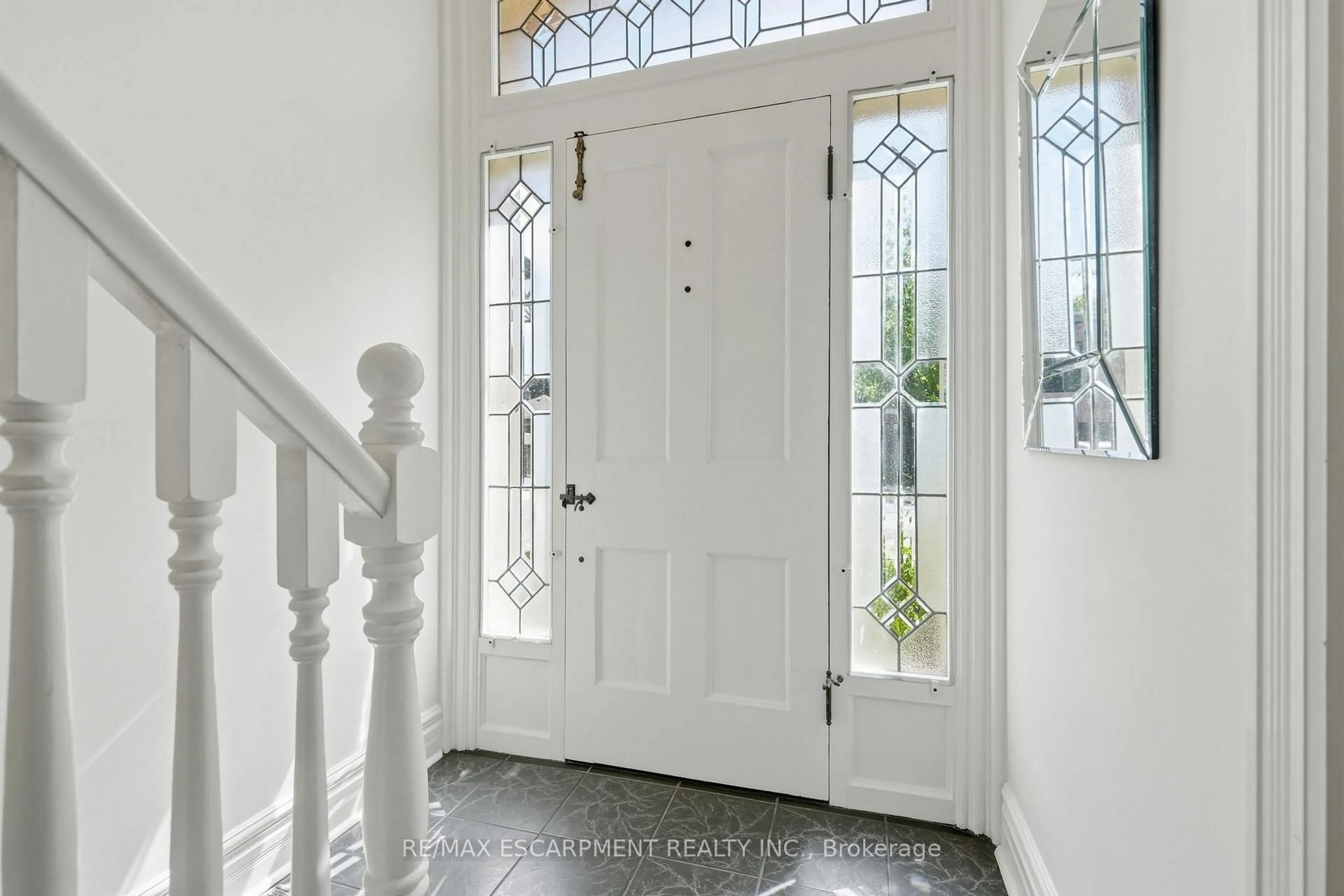 Indoor entryway for 314 Hess St, Hamilton Ontario L8P 3P8