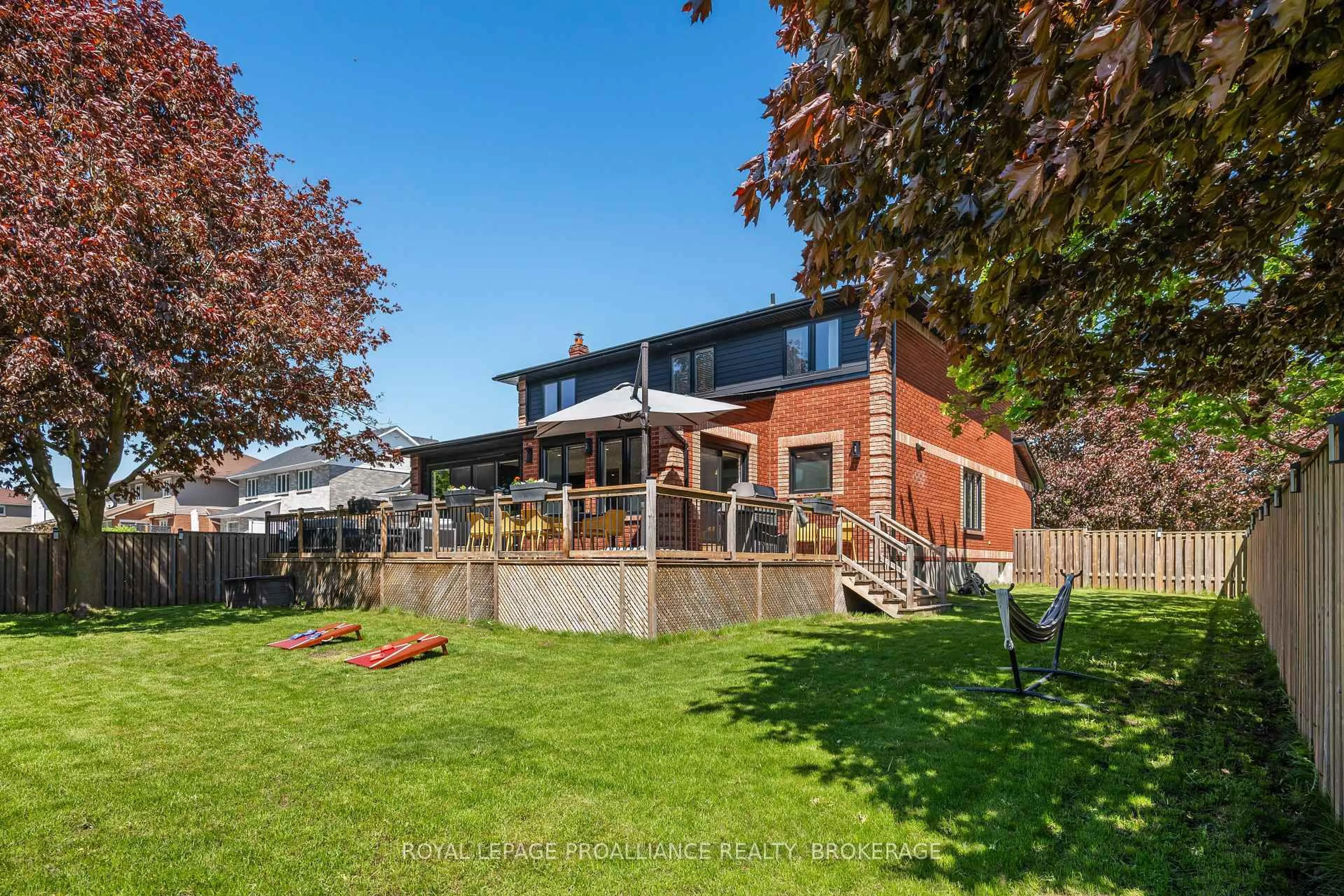 A pic from outside/outdoor area/front of a property/back of a property/a pic from drone, unknown for 915 Jasper Crt, Kingston Ontario K7P 2A4