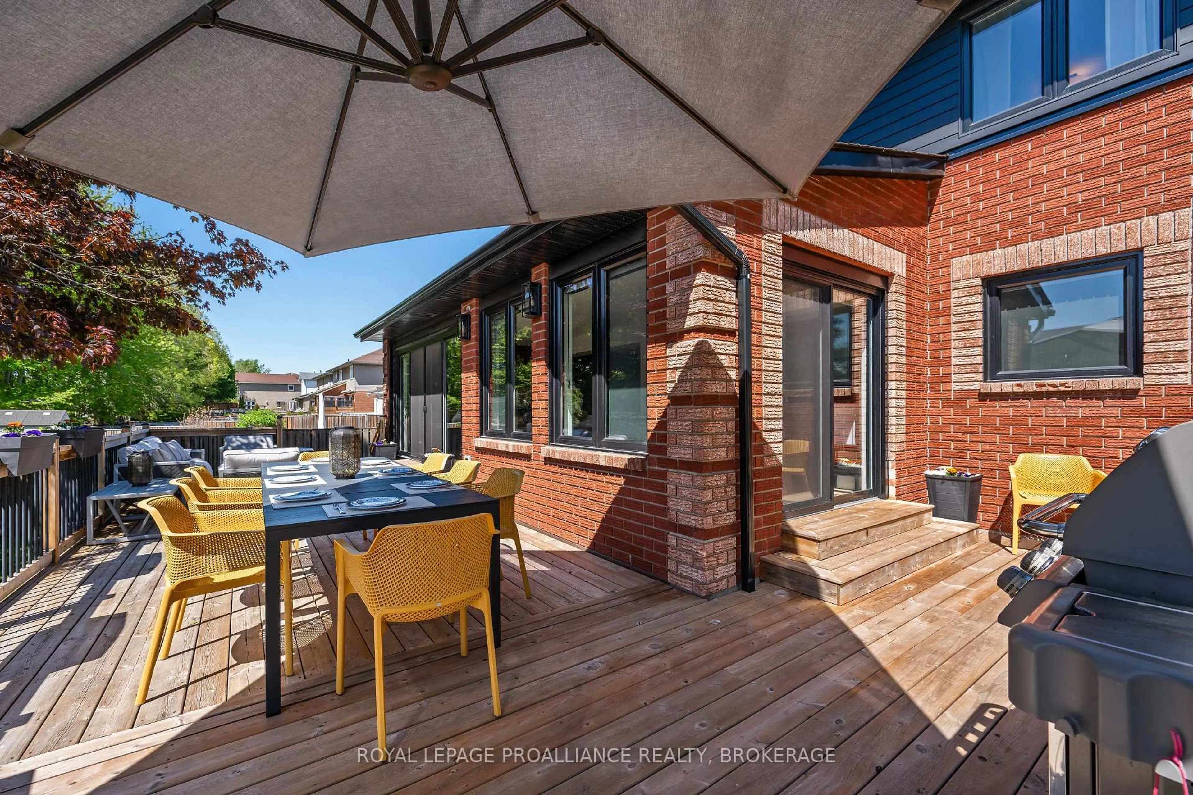 Patio, street for 915 Jasper Crt, Kingston Ontario K7P 2A4