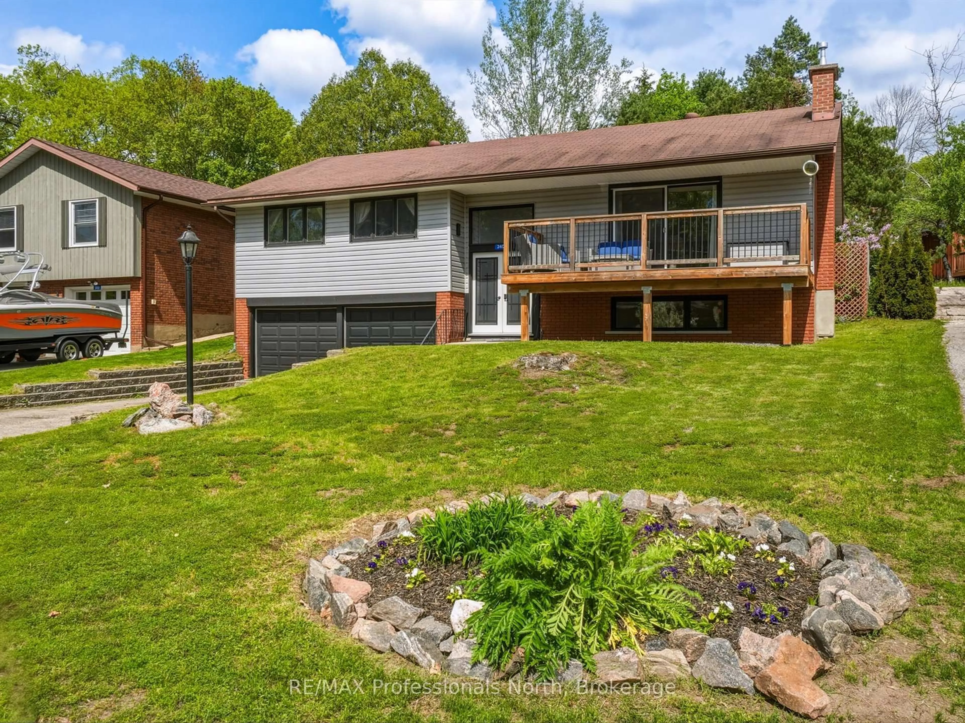 Unknown for 240 Oriole Cres, Gravenhurst Ontario P1P 1C6