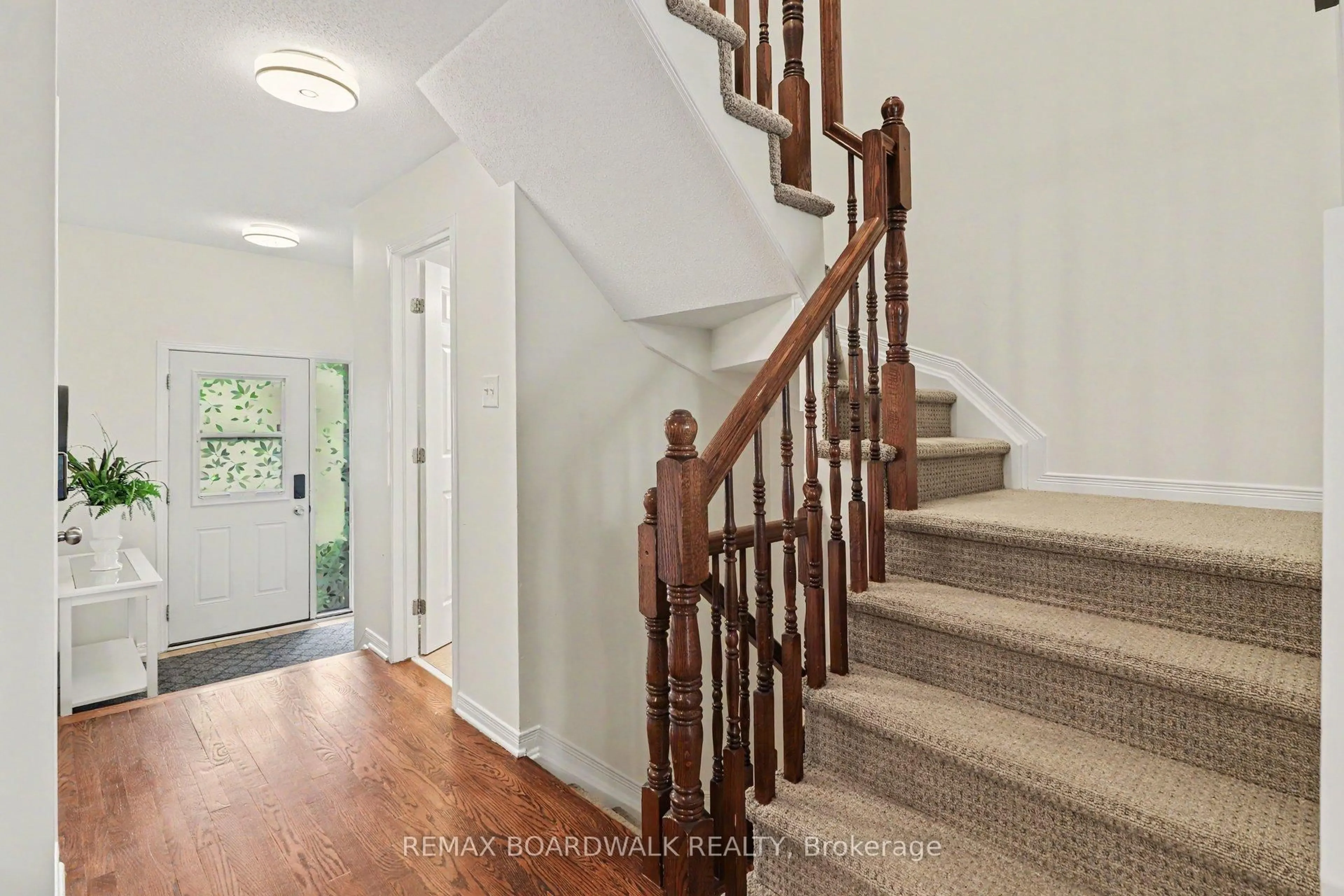 Unknown for 350 Rolling Meadow Cres, Ottawa Ontario K1W 0A7