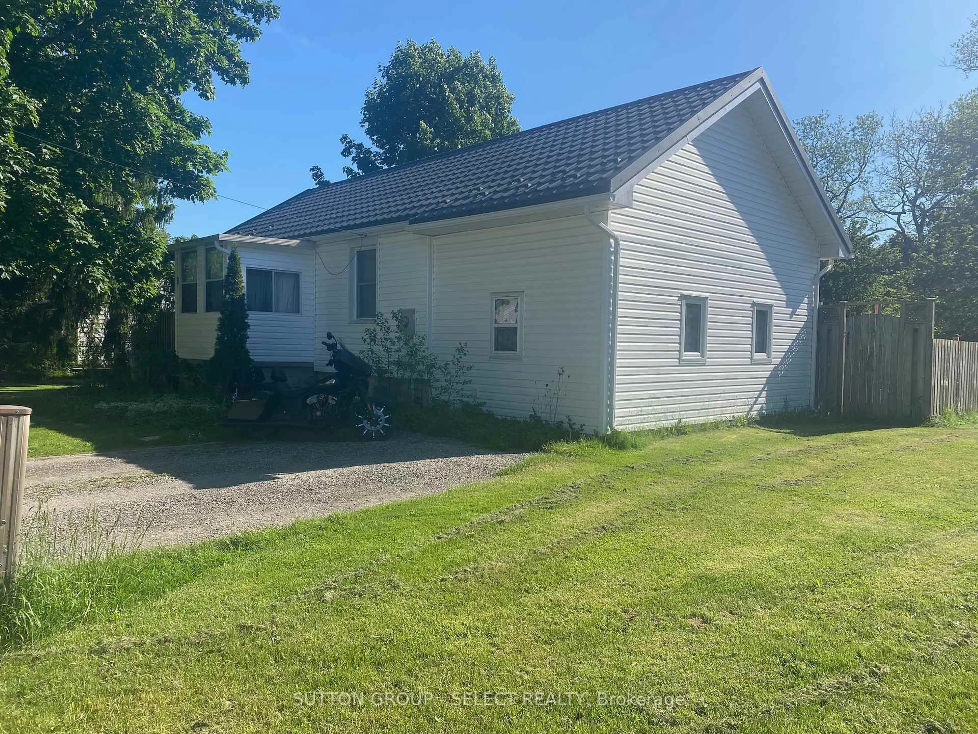 Unknown for 9 Prince Albert St, Middlesex Centre Ontario N0L 1E0