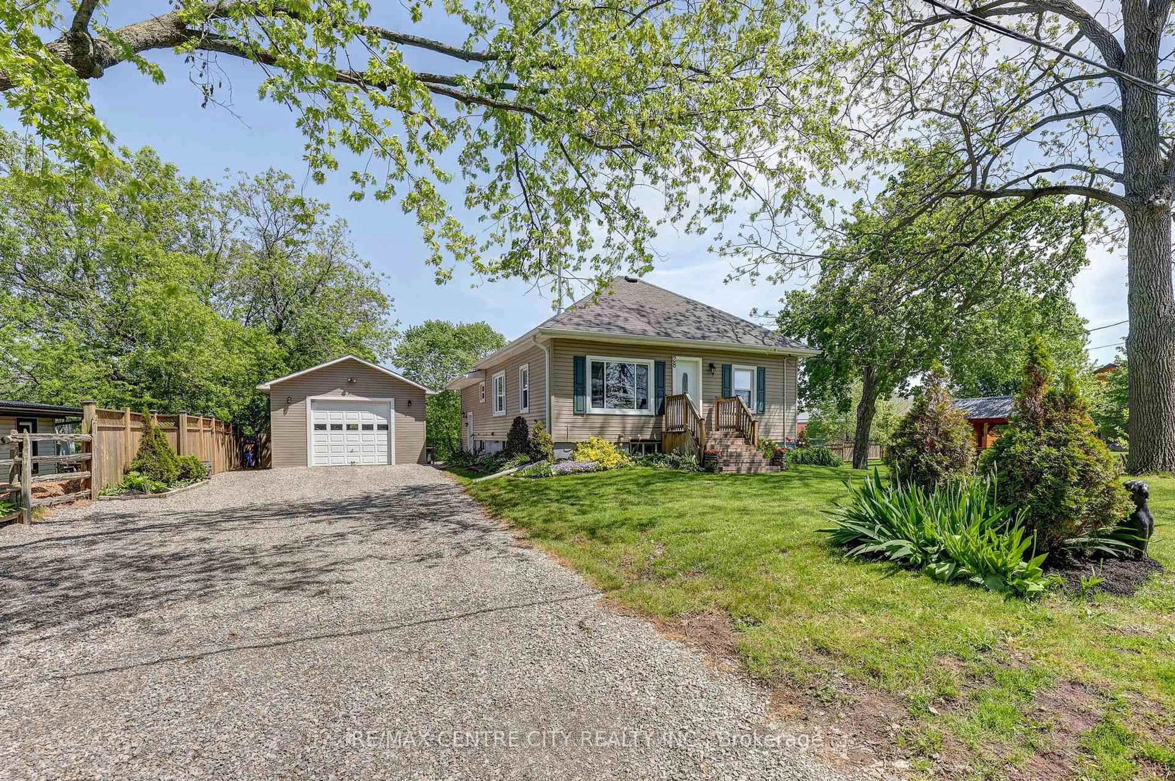 A pic from outside/outdoor area/front of a property/back of a property/a pic from drone, street for 28 Centre St, Bayham Ontario N0J 1Z0