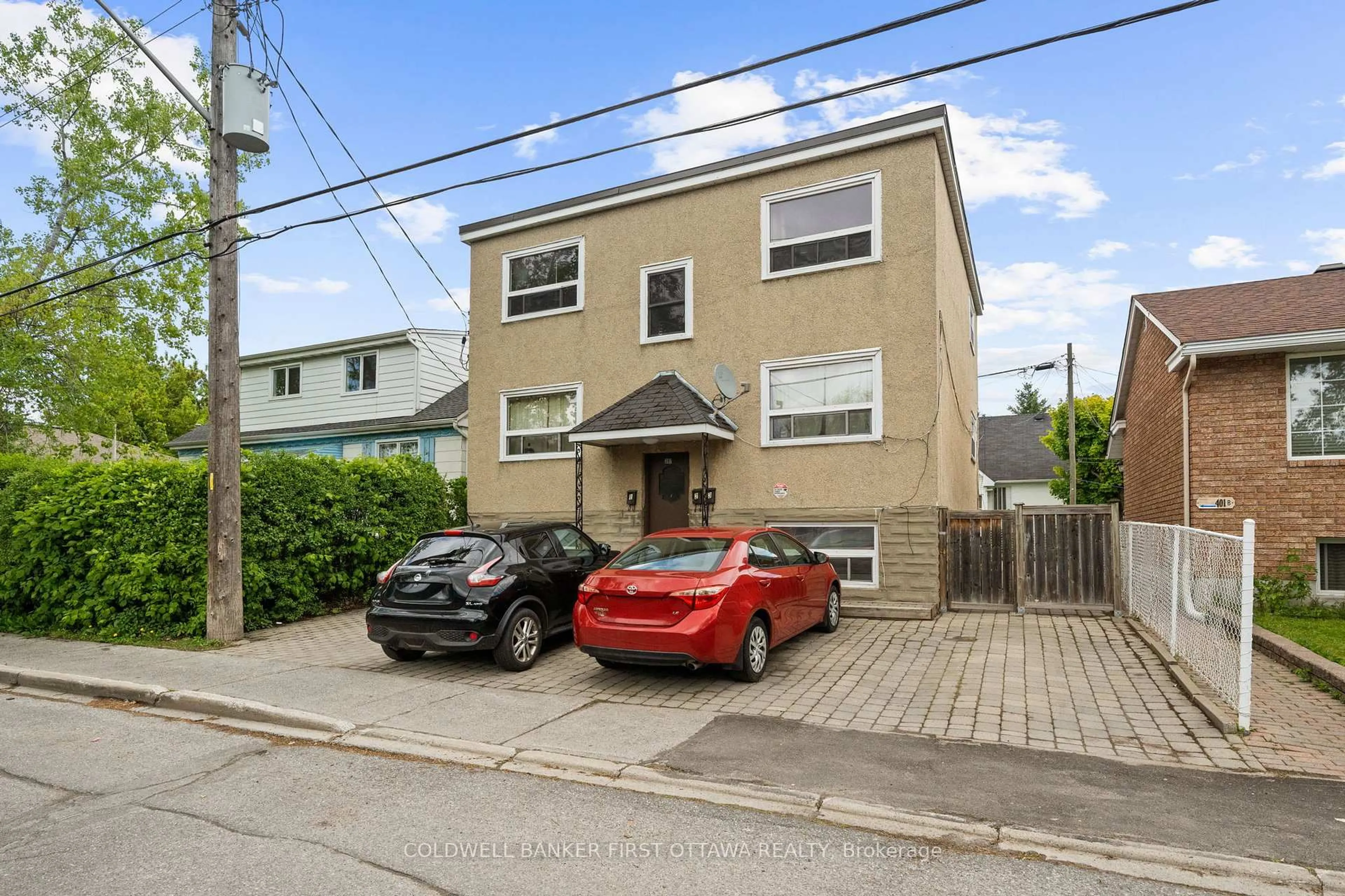A pic from outside/outdoor area/front of a property/back of a property/a pic from drone, street for 397 Brant St, Ottawa Ontario K1L 6V5