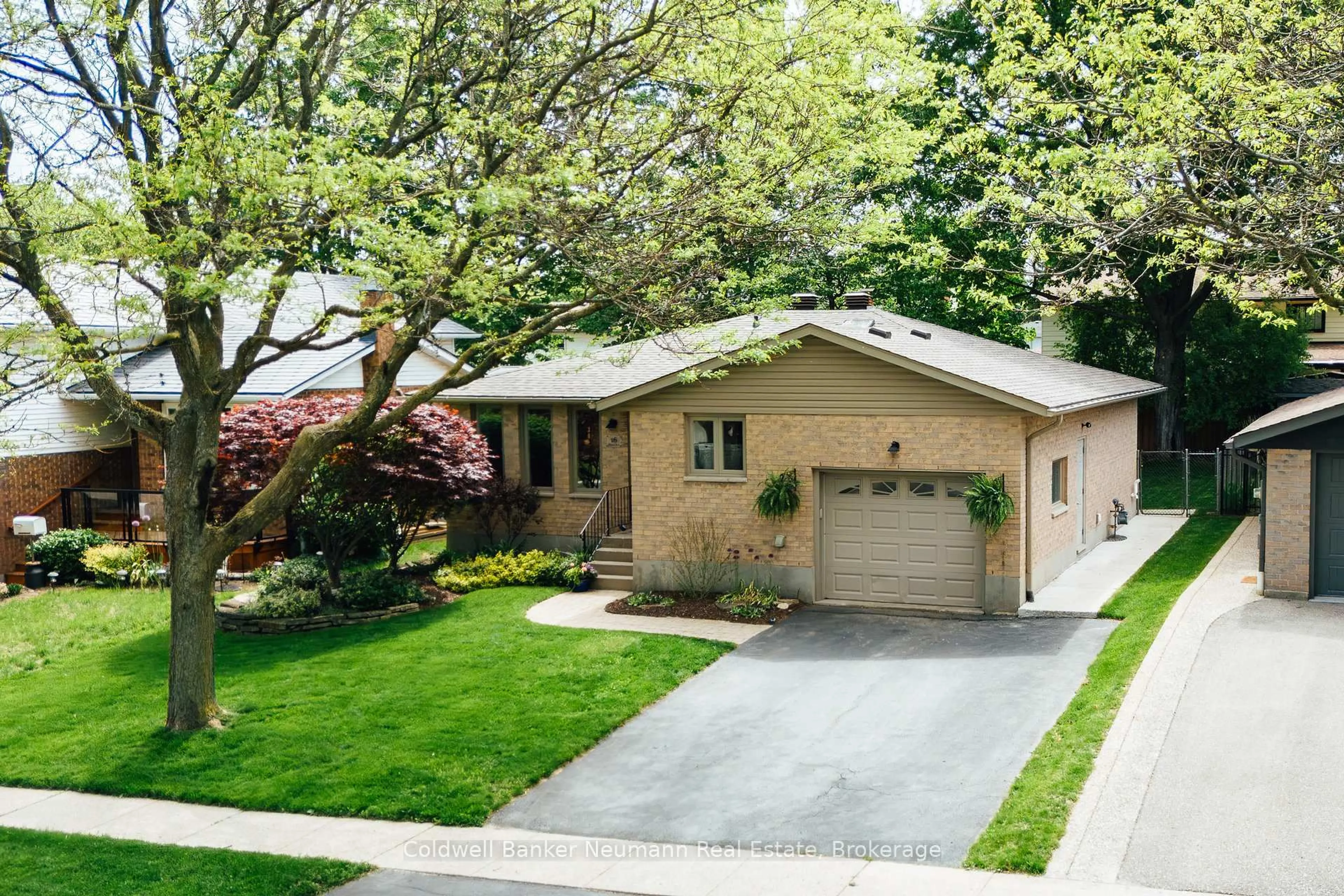 Unknown for 16 Suzanna Dr, Guelph Ontario N1K 1K4