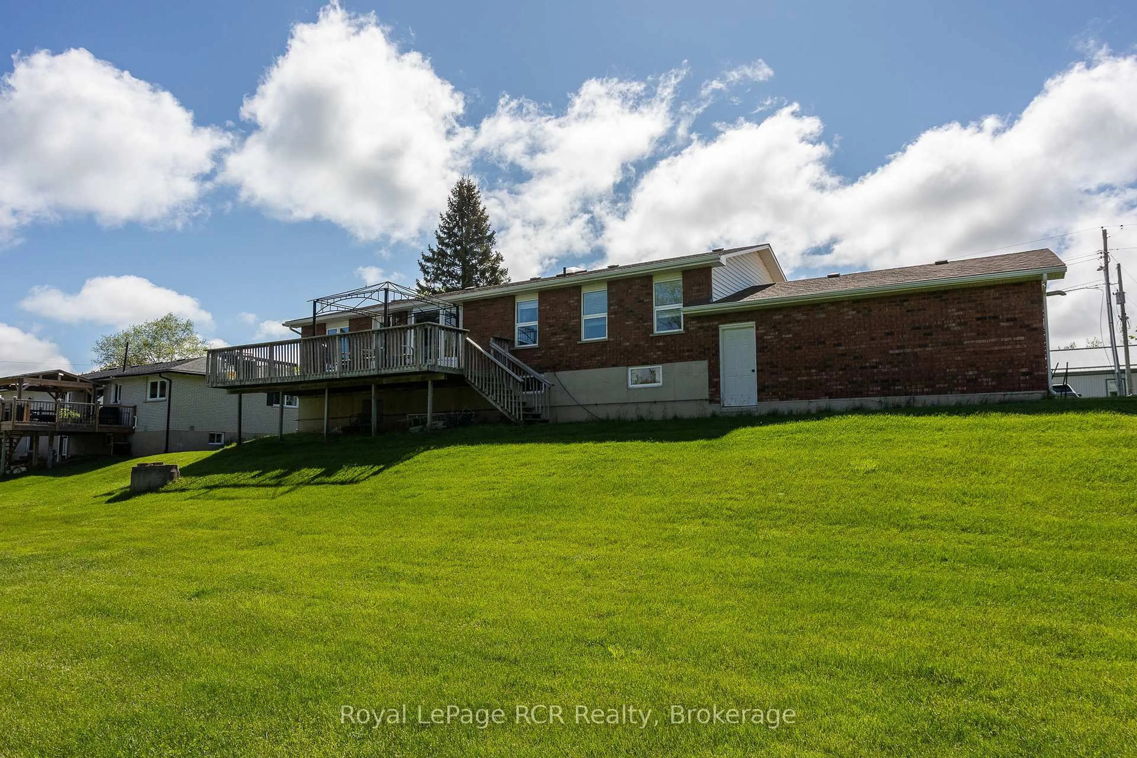 A pic from outside/outdoor area/front of a property/back of a property/a pic from drone, unknown for 2 Highland Dr, Grey Highlands Ontario N0C 1E0