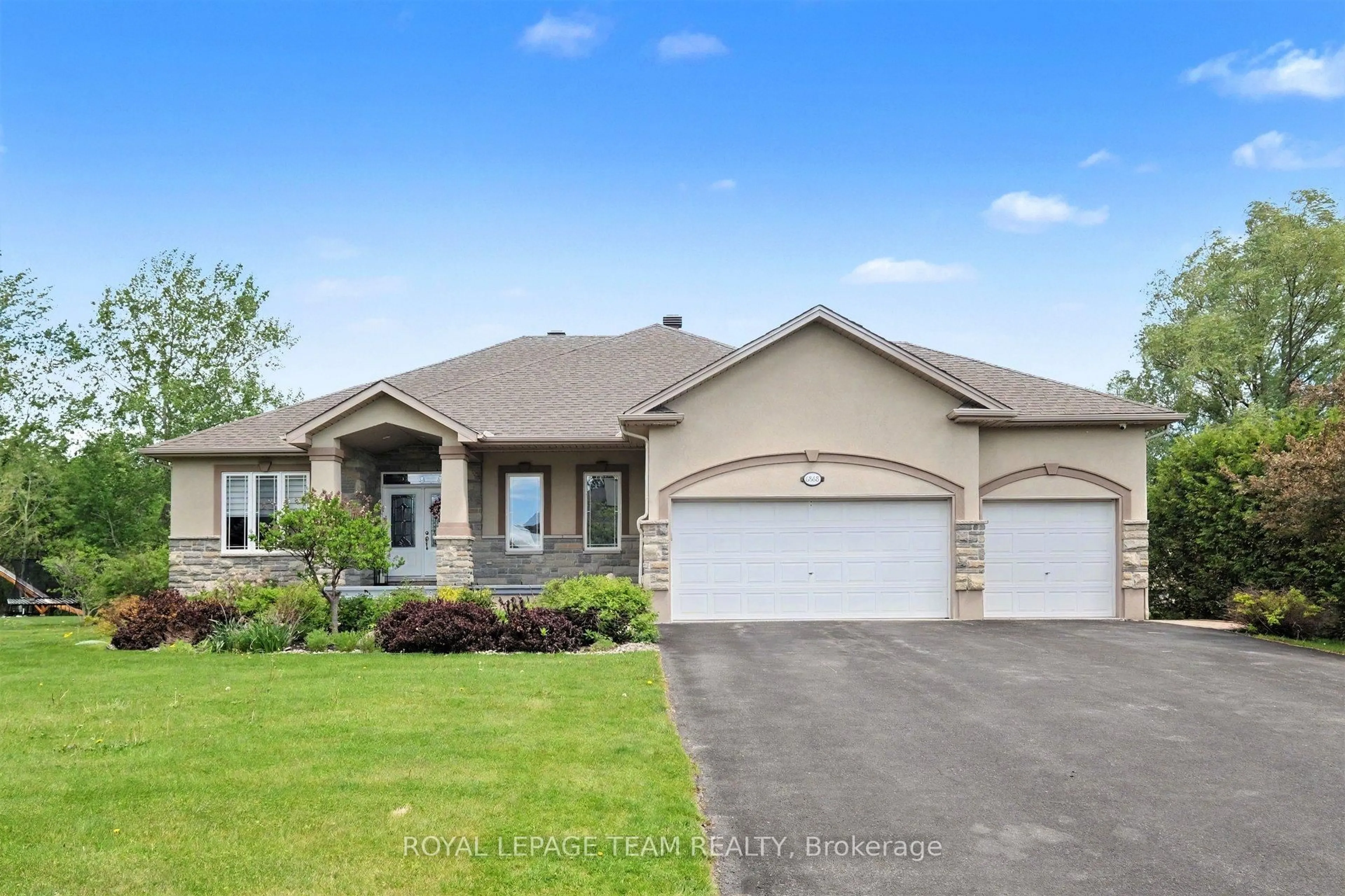 Home with brick exterior material, street for 6868 Sparkling Lake Way, Greely Ontario K4P 1R7