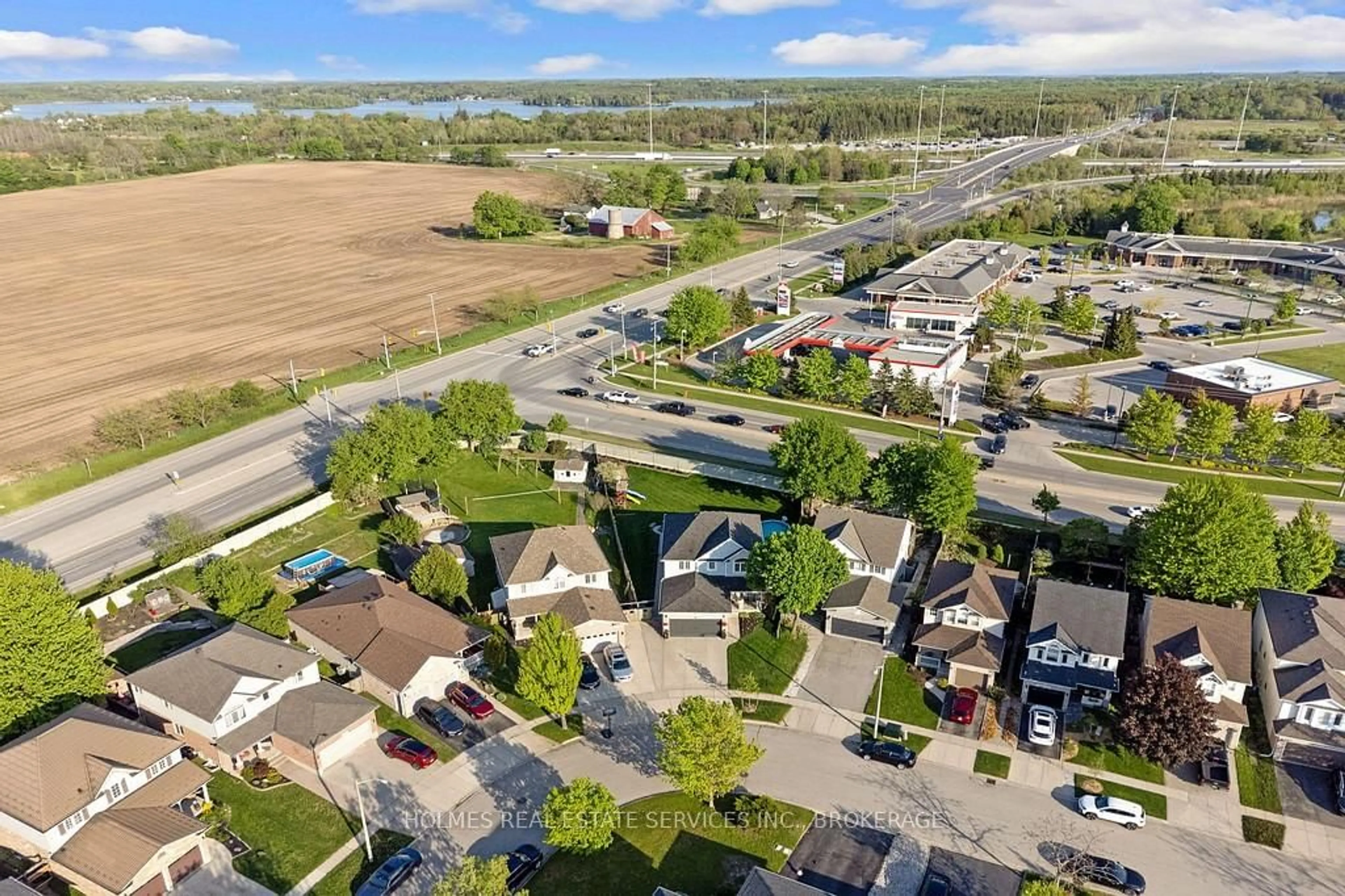 A pic from outside/outdoor area/front of a property/back of a property/a pic from drone, street for 84 Amanda Walk, Cambridge Ontario N3C 4K7