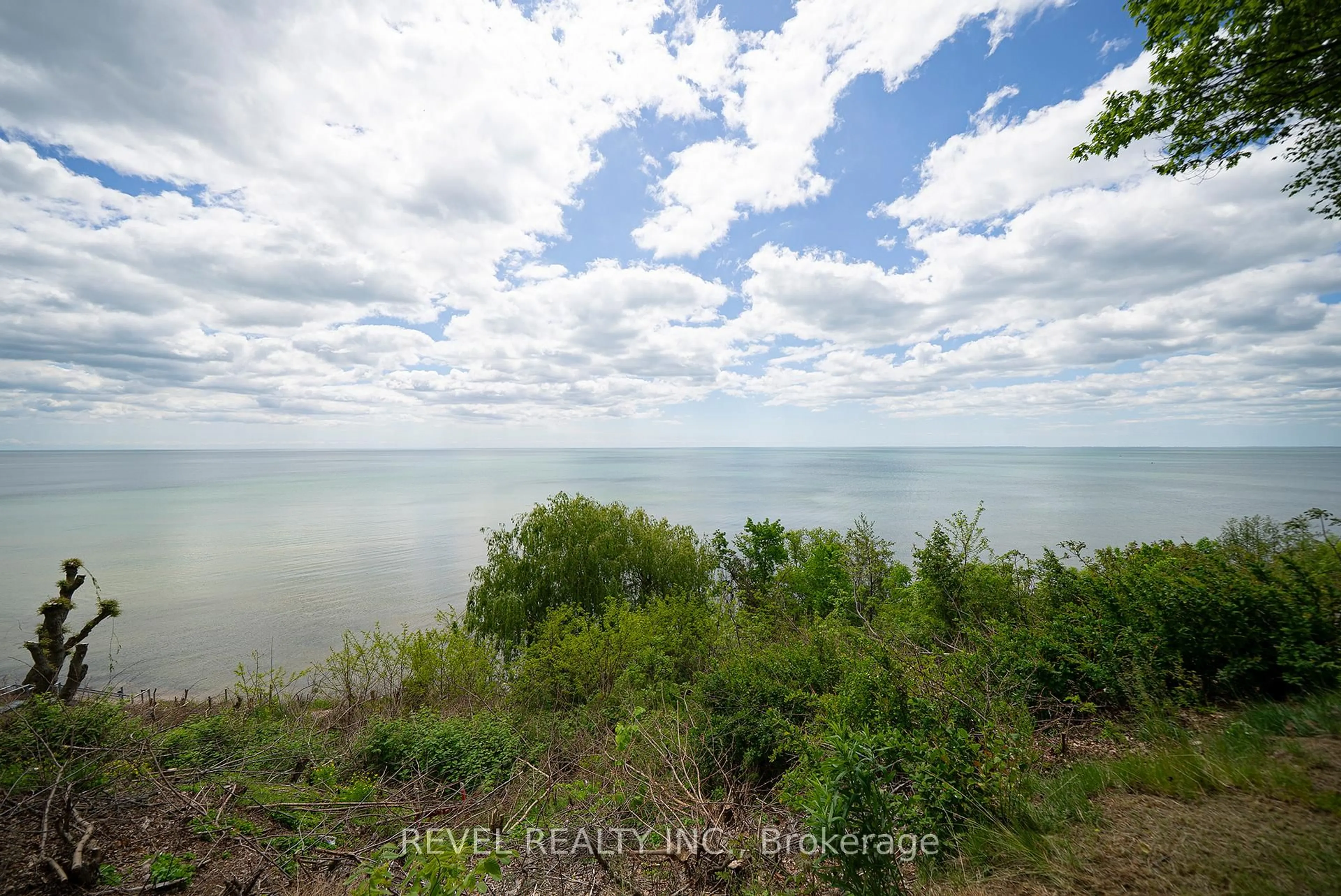 A pic from outside/outdoor area/front of a property/back of a property/a pic from drone, water/lake/river/ocean view for 709 Nelson St, Norfolk Ontario N0A 1N2