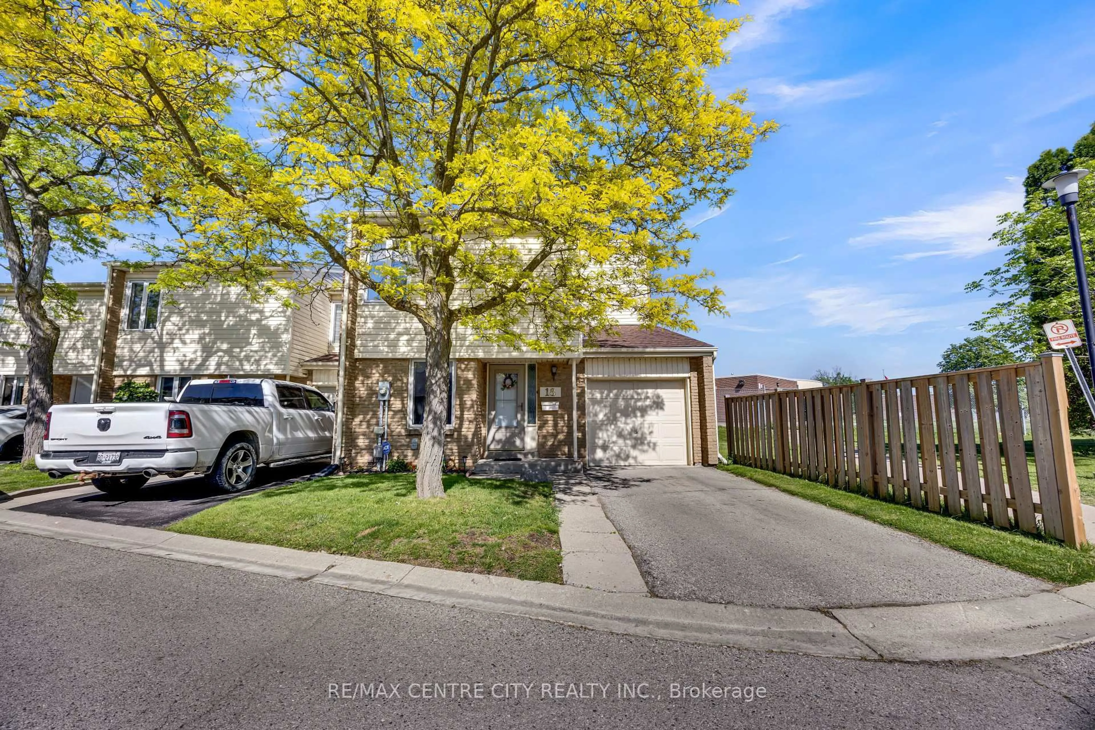 A pic from outside/outdoor area/front of a property/back of a property/a pic from drone, street for 700 Osgood Dr #18, London South Ontario N6E 2H1
